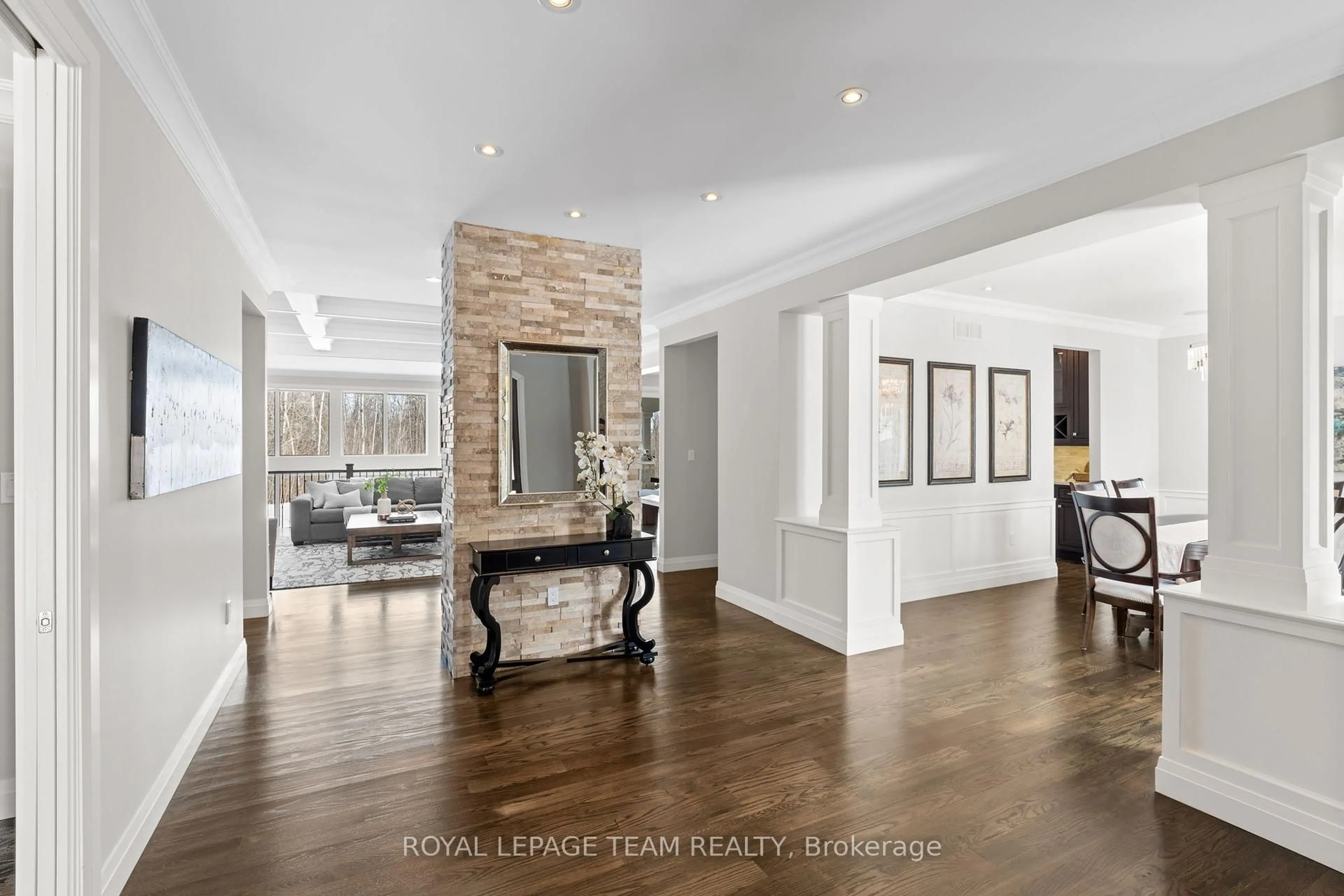 Indoor entryway for 1140 Meadowshire Way, Ottawa Ontario K4M 0A4