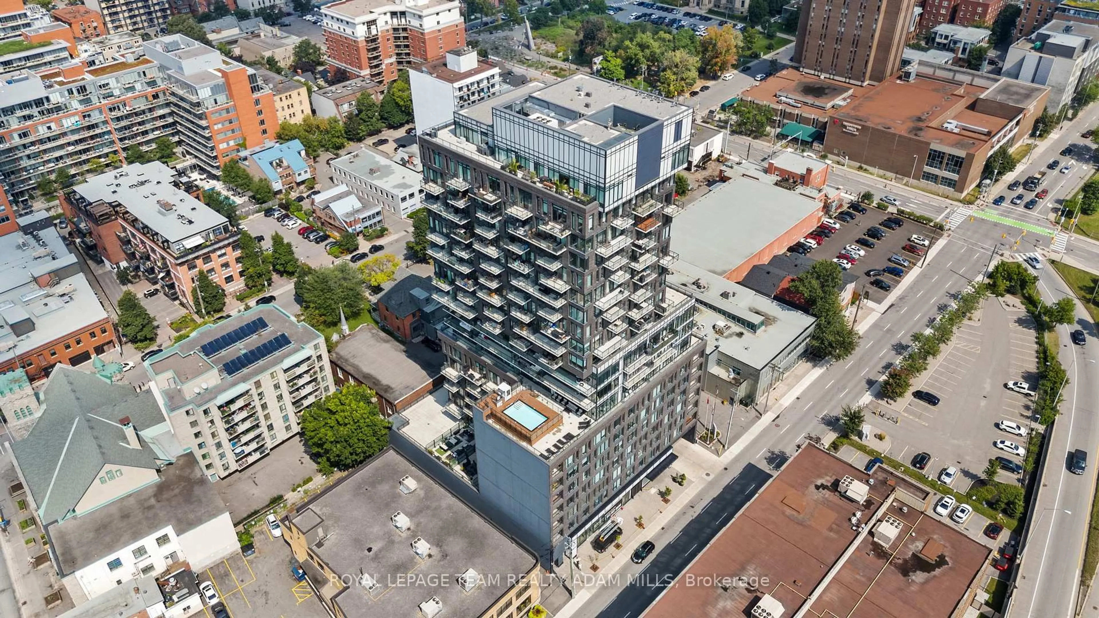A pic from outside/outdoor area/front of a property/back of a property/a pic from drone, city buildings view from balcony for 203 CATHERINE St #908, Ottawa Ontario K2P 1J5