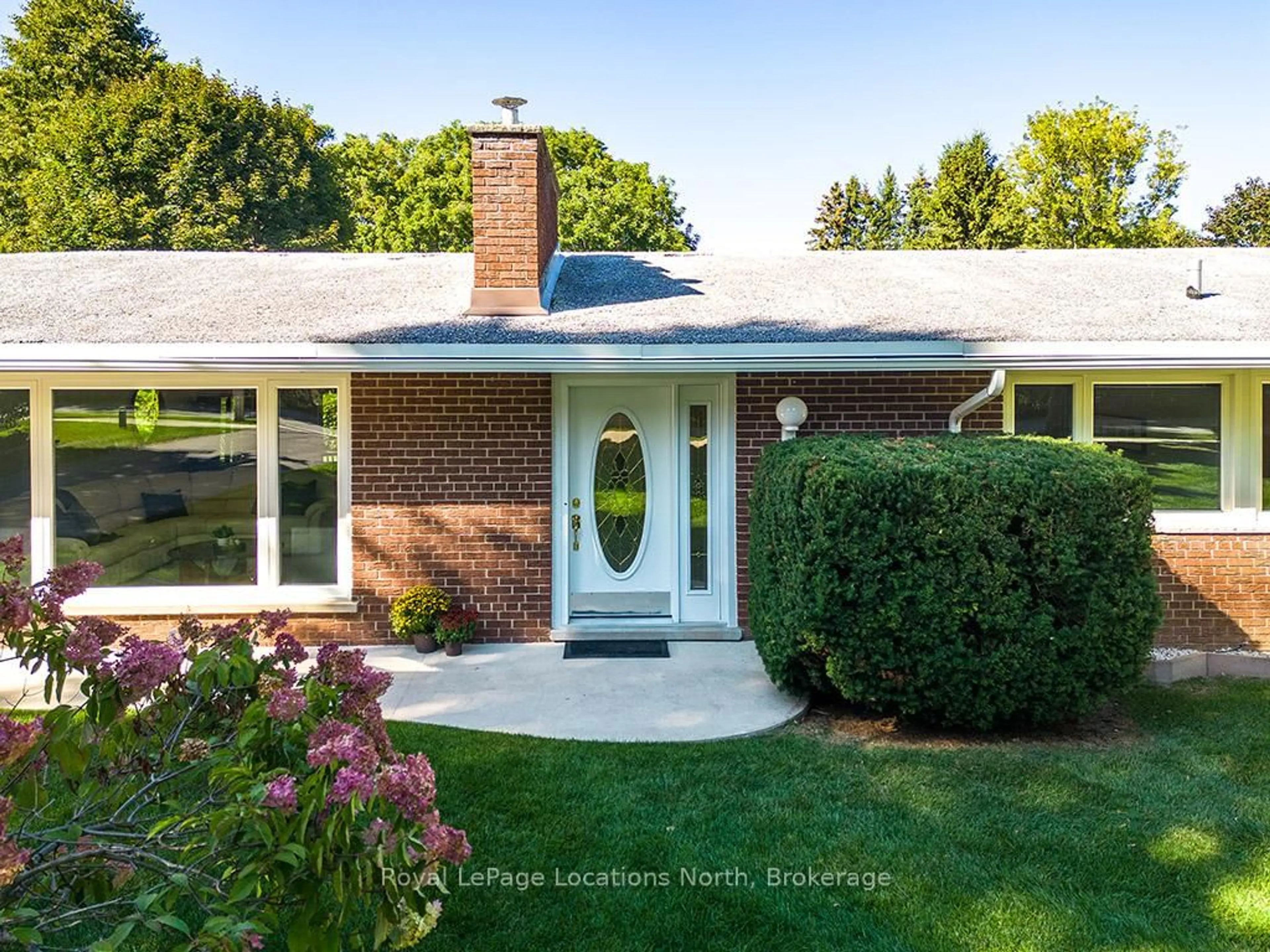 Home with brick exterior material, street for 141 Hillcrest Dr, Blue Mountains Ontario N0H 1J0