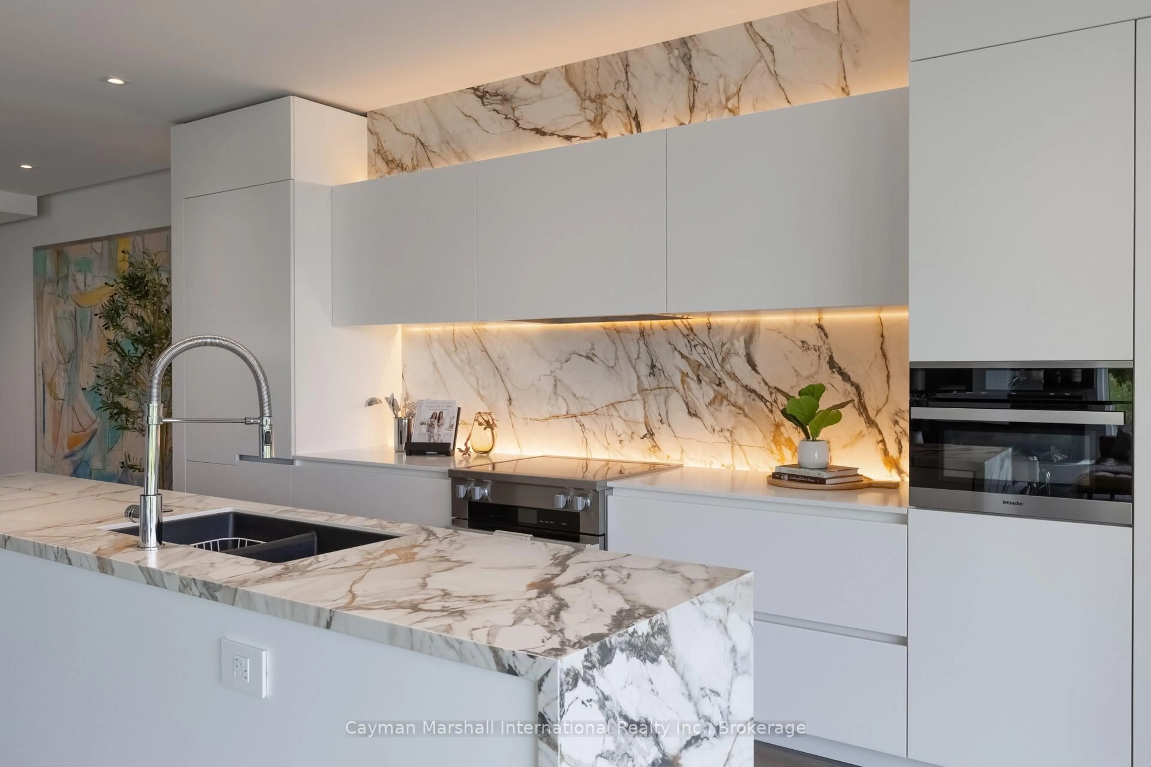 Contemporary kitchen, ceramic/tile floor for 727 Grandview Dr #101, Huntsville Ontario P1H 2J5