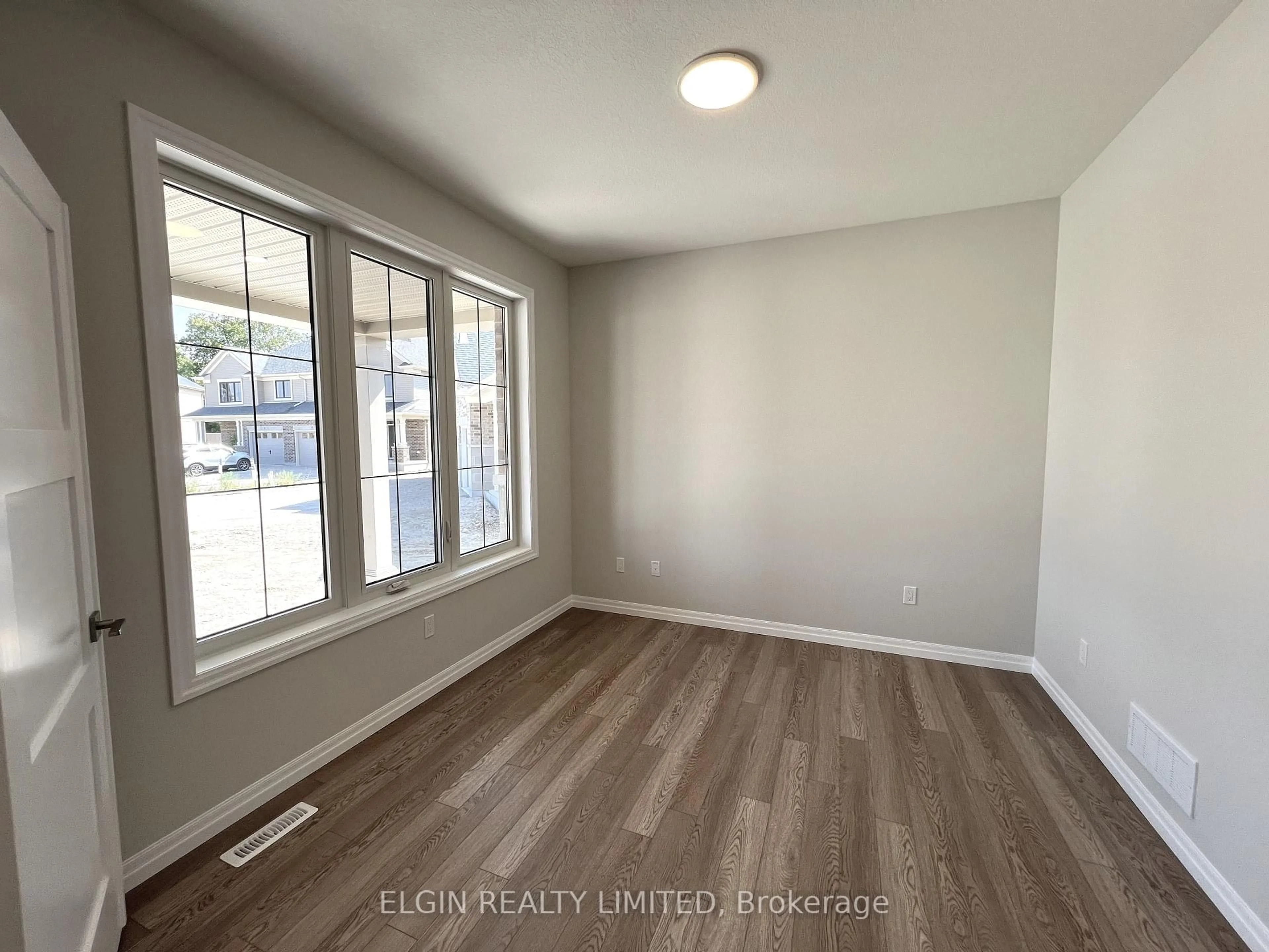 A pic of a room for 7 Columbus Crt, Central Elgin Ontario N5P 0E5