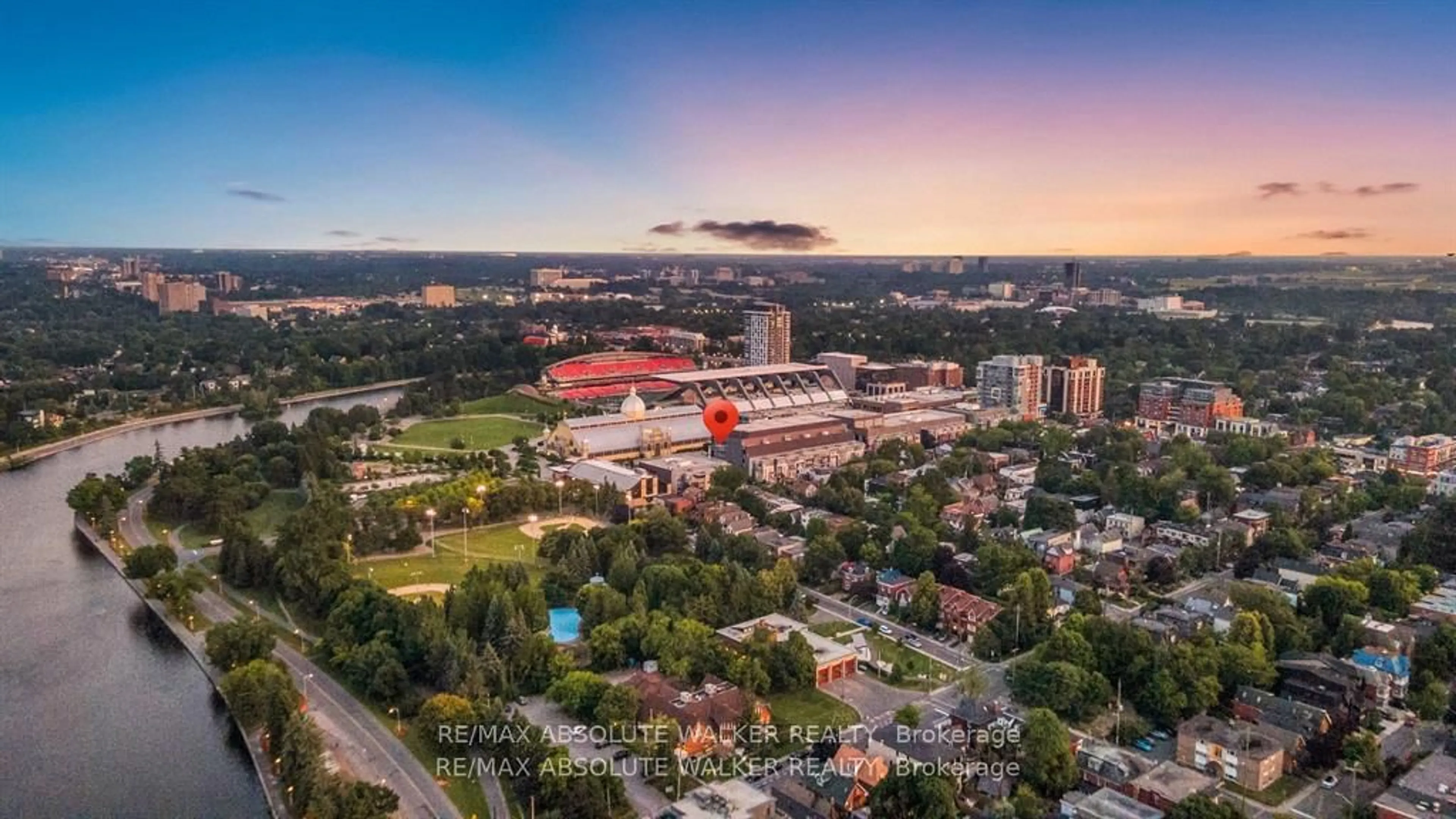 A pic from outside/outdoor area/front of a property/back of a property/a pic from drone, city buildings view from balcony for 658 O'Connor St, Ottawa Ontario K1S 3R8
