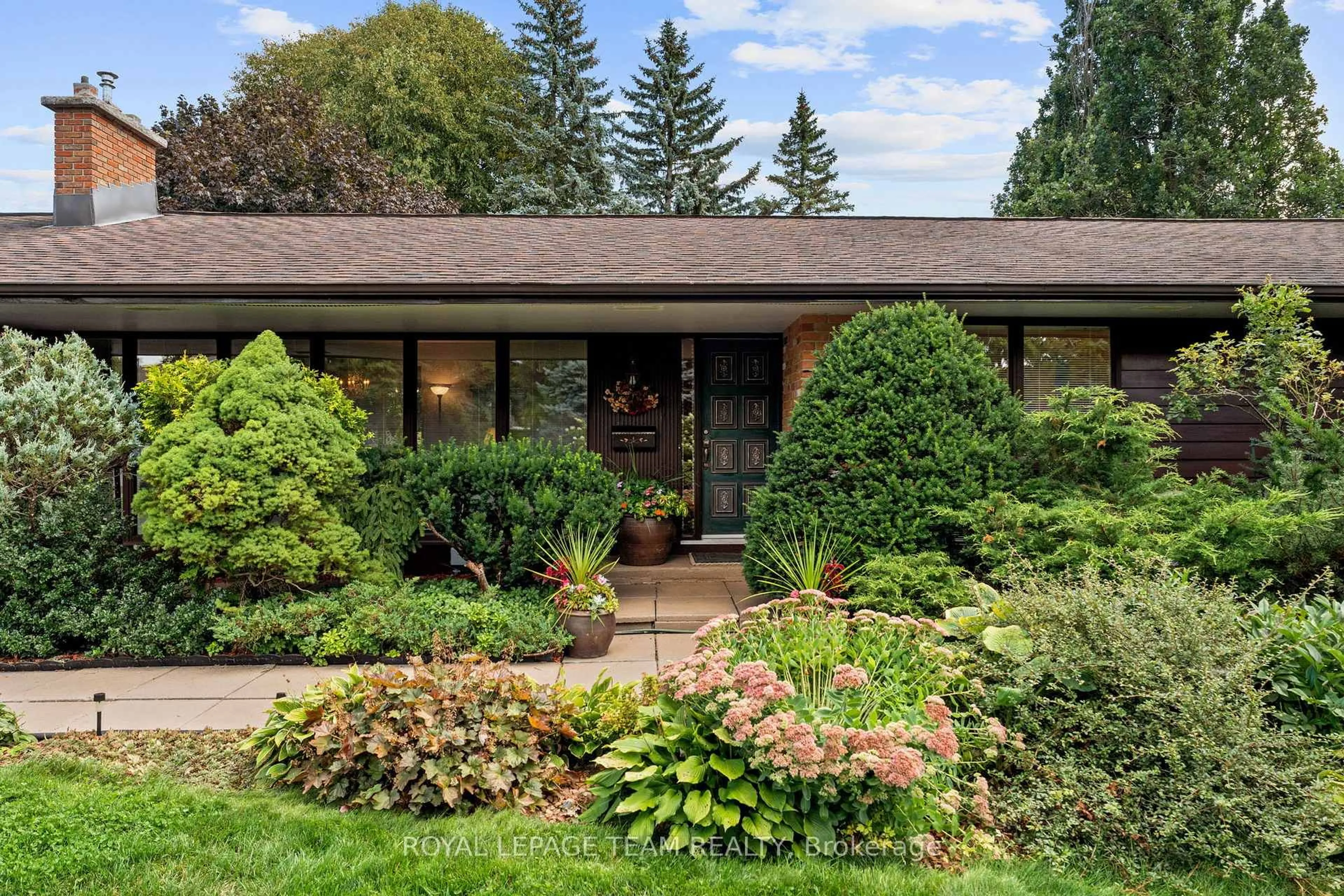 Unknown for 22 Pellan Cres, Ottawa Ontario K2K 1J5