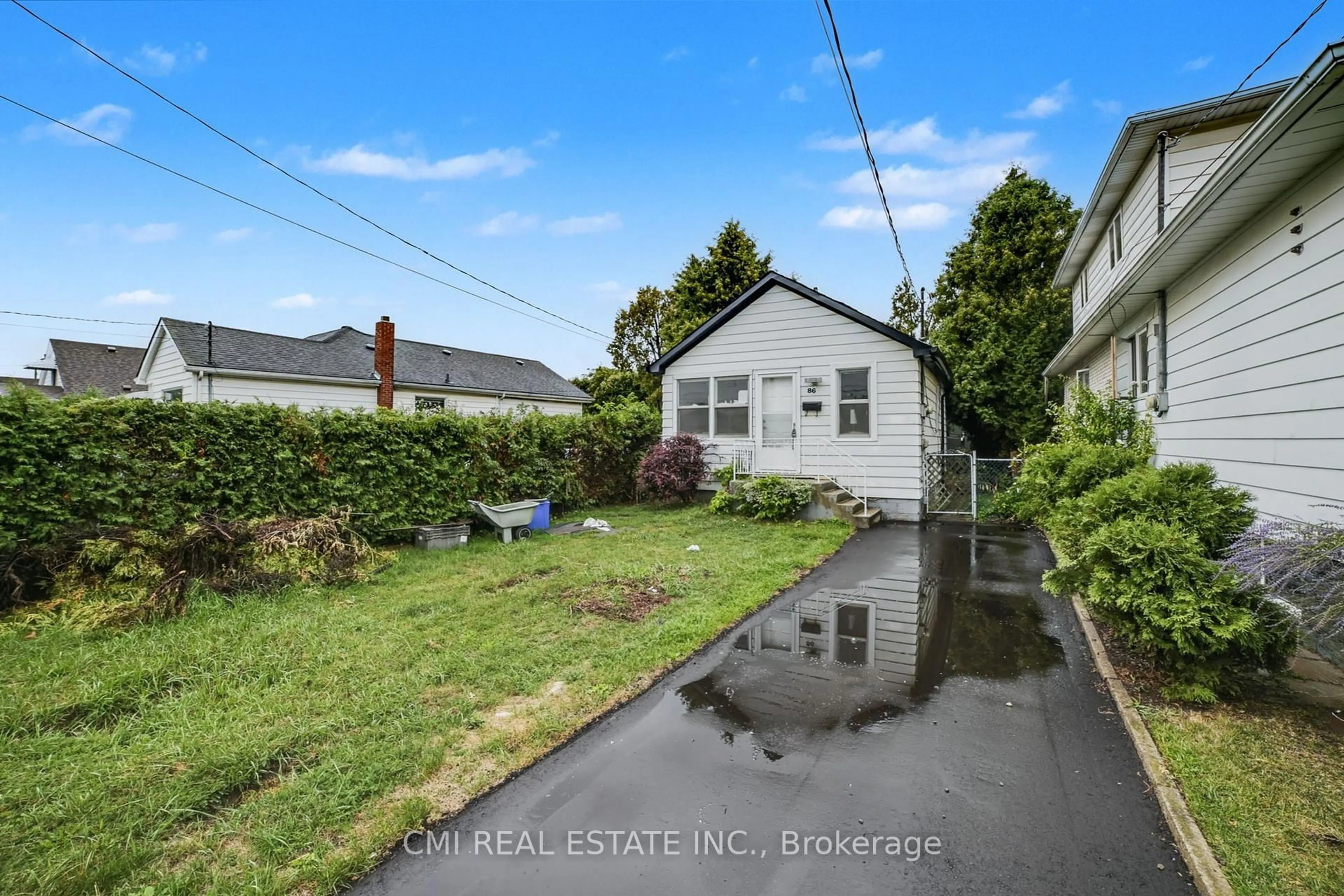 A pic from outside/outdoor area/front of a property/back of a property/a pic from drone, street for 86 Adair Ave, Hamilton Ontario L8K 3S5