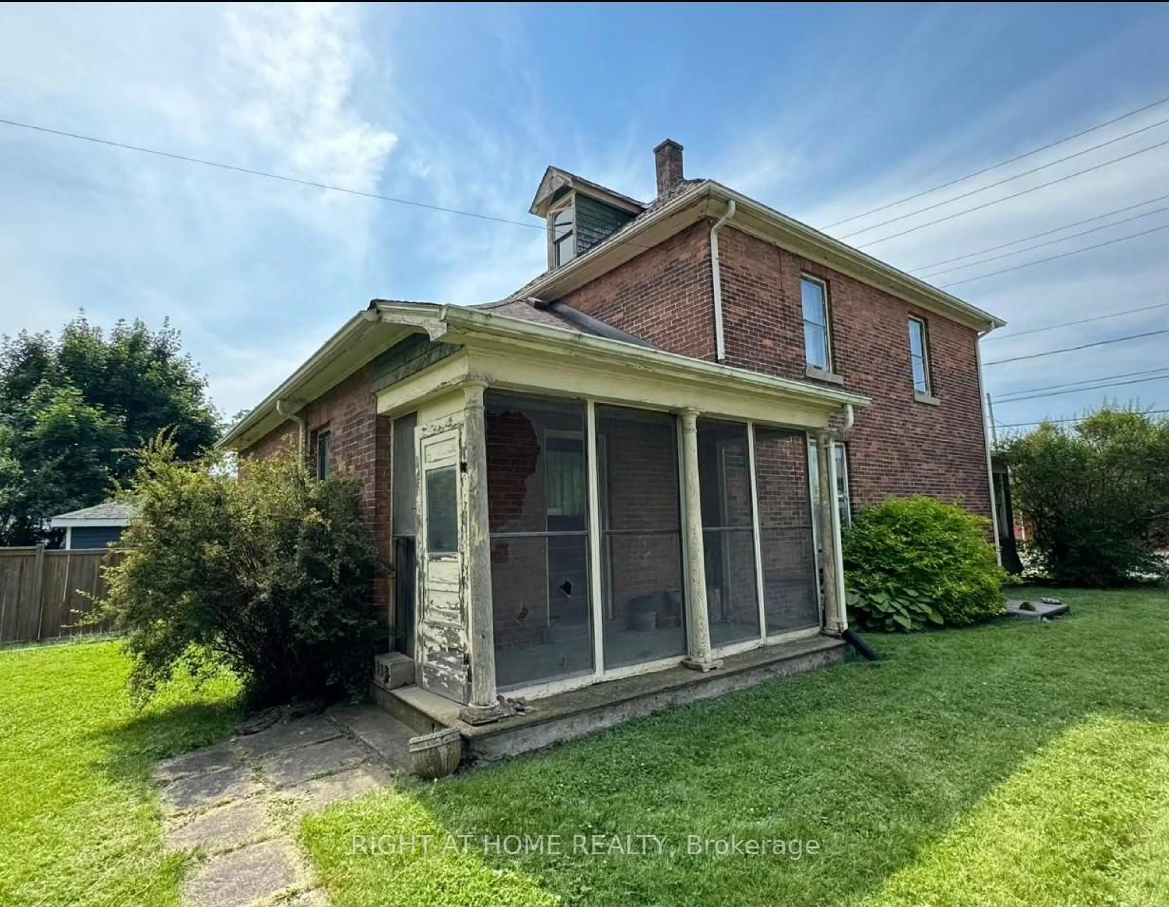 Home with brick exterior material, building for 58 Neff St, Port Colborne Ontario L3K 3T1
