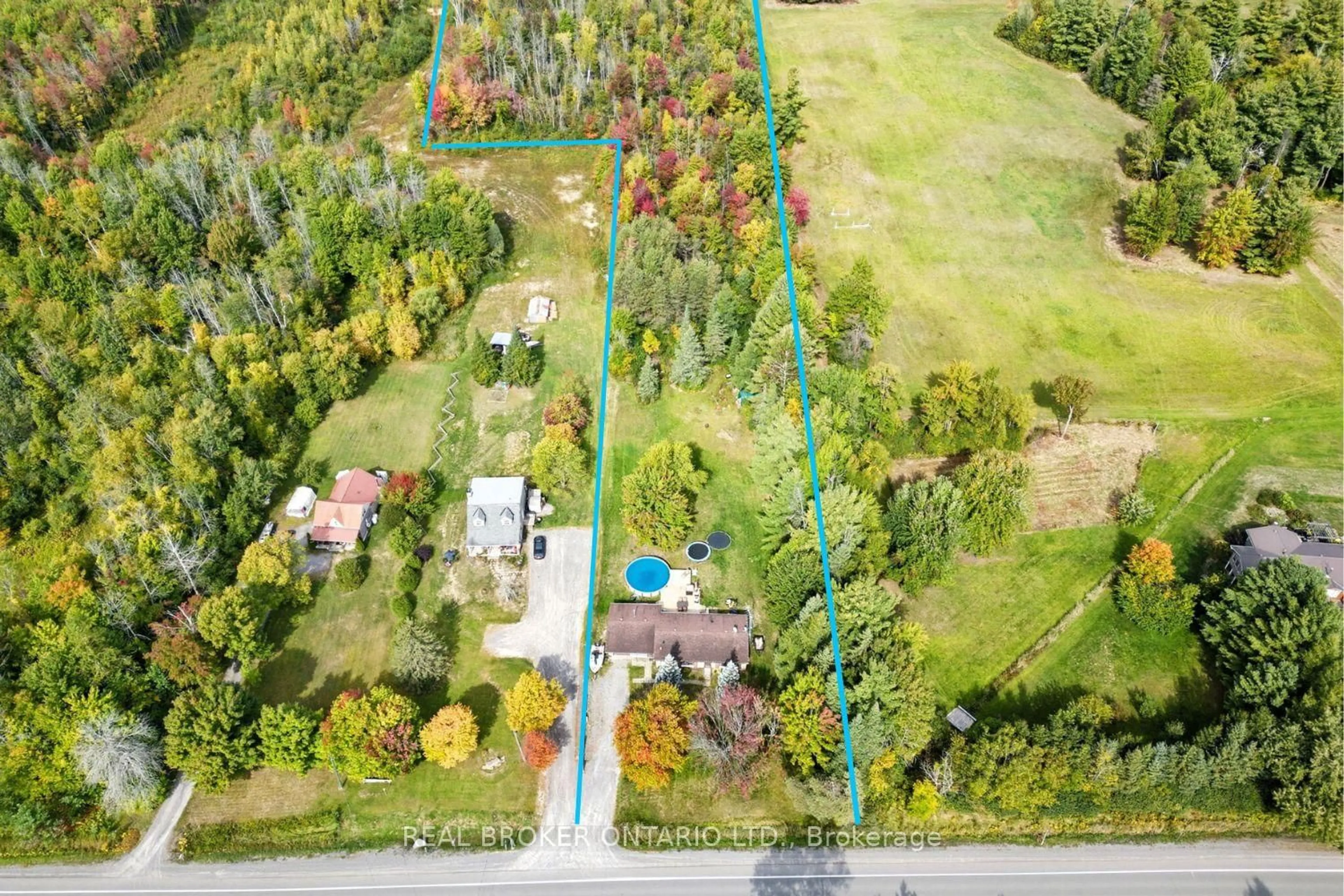 A pic from outside/outdoor area/front of a property/back of a property/a pic from drone, street for 2627 Donnelly Dr, Kemptville Ontario K0G 1J0