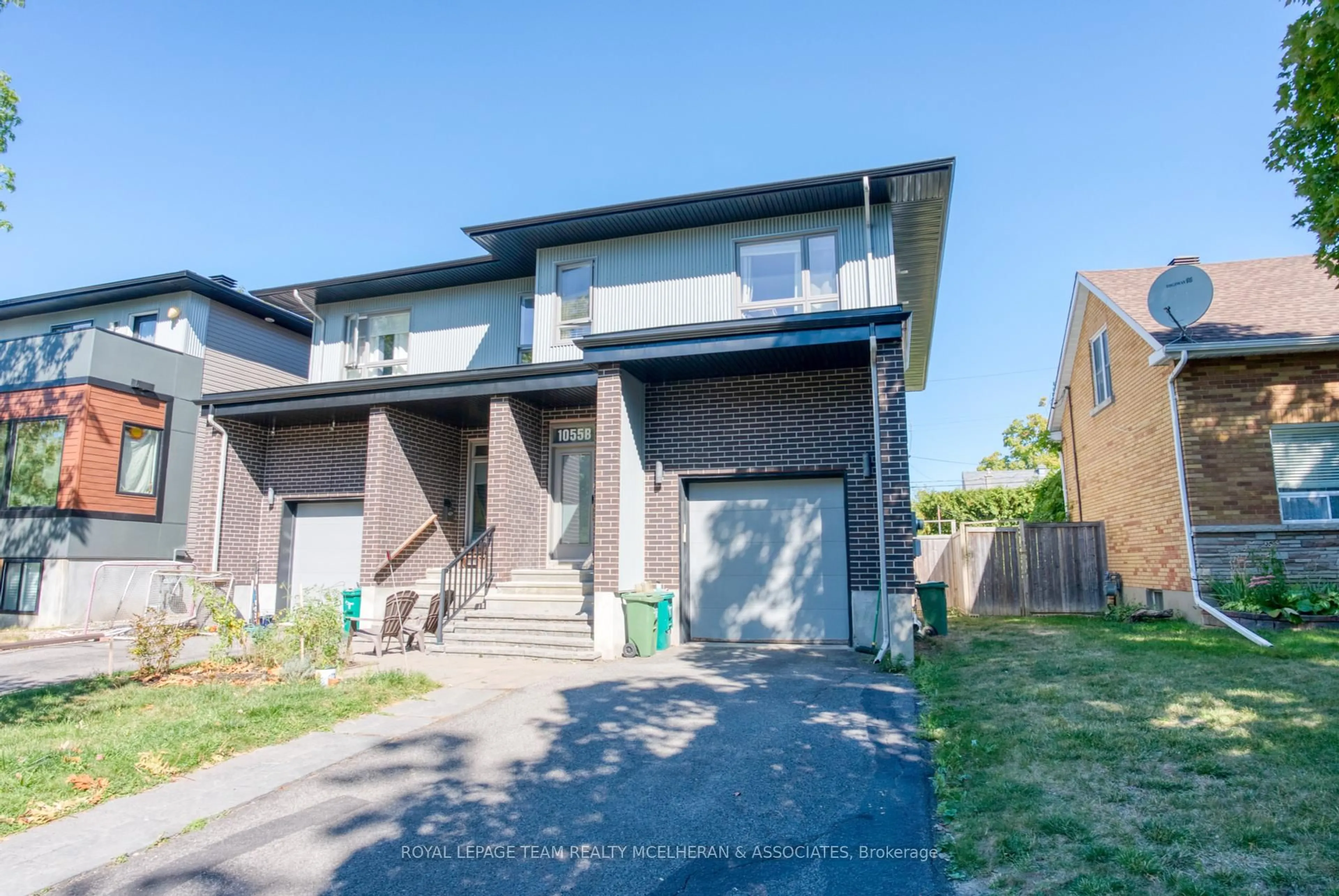 A pic from outside/outdoor area/front of a property/back of a property/a pic from drone, street for 1055 Secord Ave, Ottawa Ontario K1H 8C7