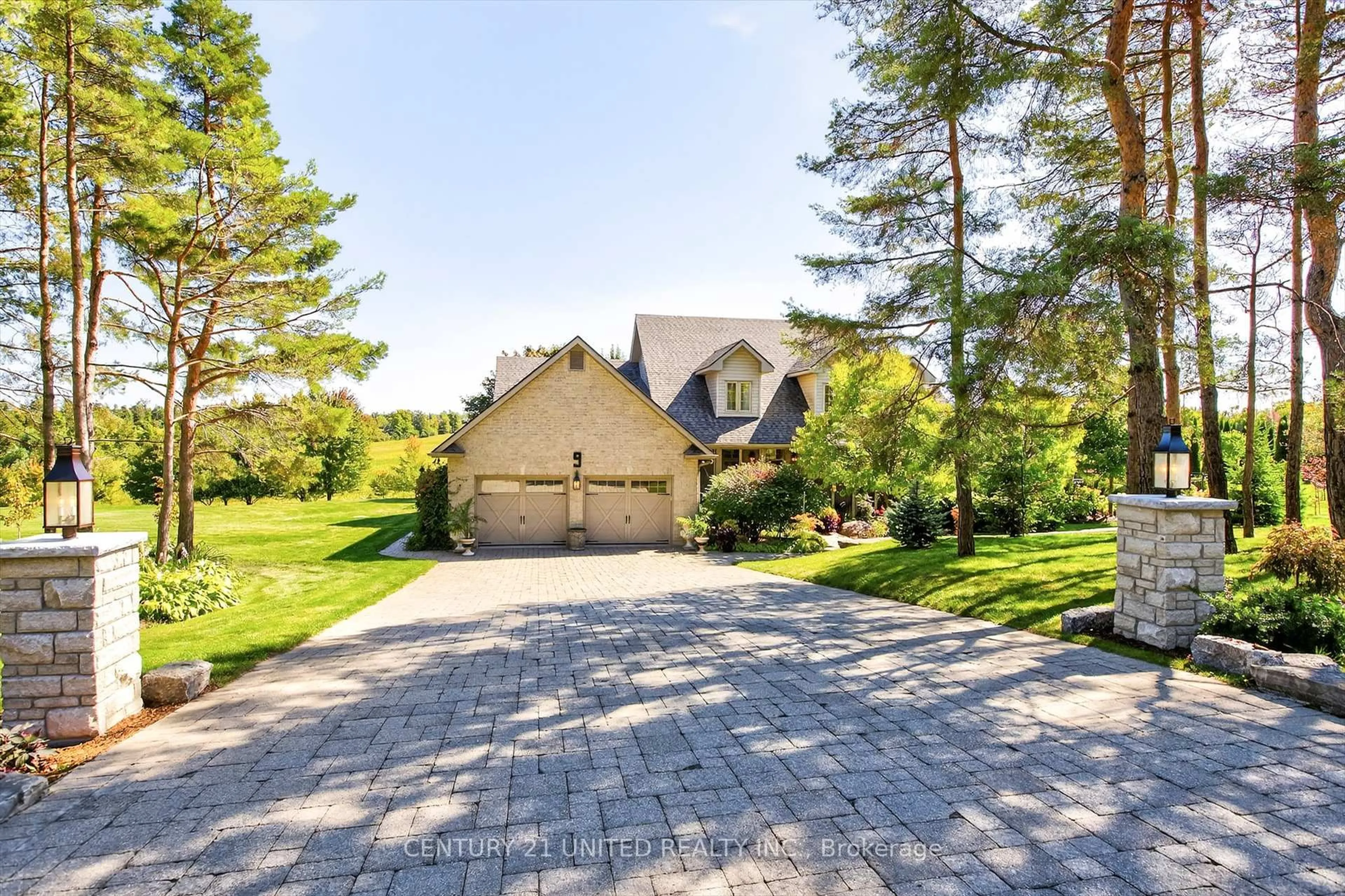 A pic from outside/outdoor area/front of a property/back of a property/a pic from drone, unknown for 9 Maplehill Dr, Cavan Monaghan Ontario K9J 0E5
