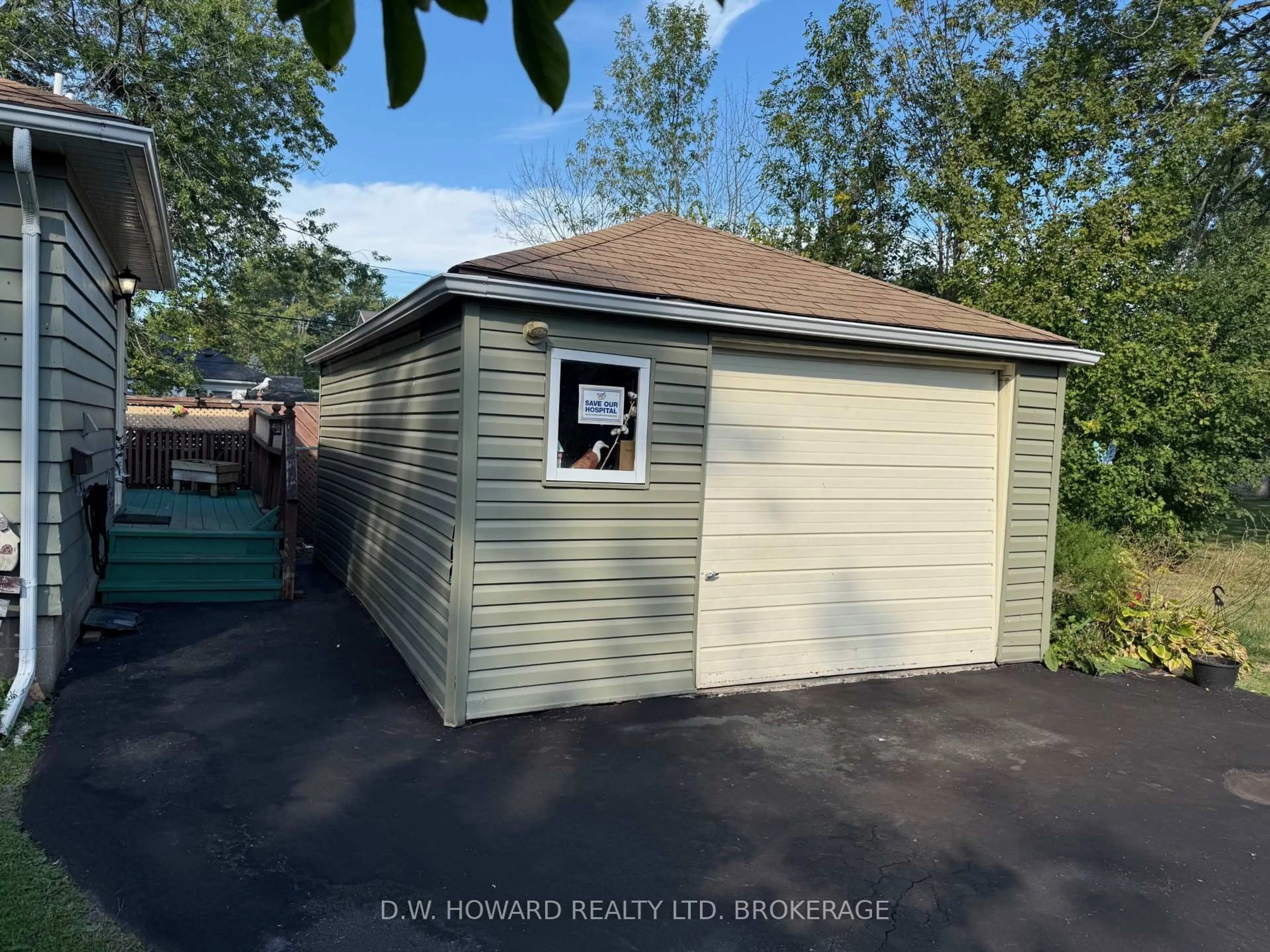 Shed for 671 Parkdale Ave, Fort Erie Ontario L2A 5B5