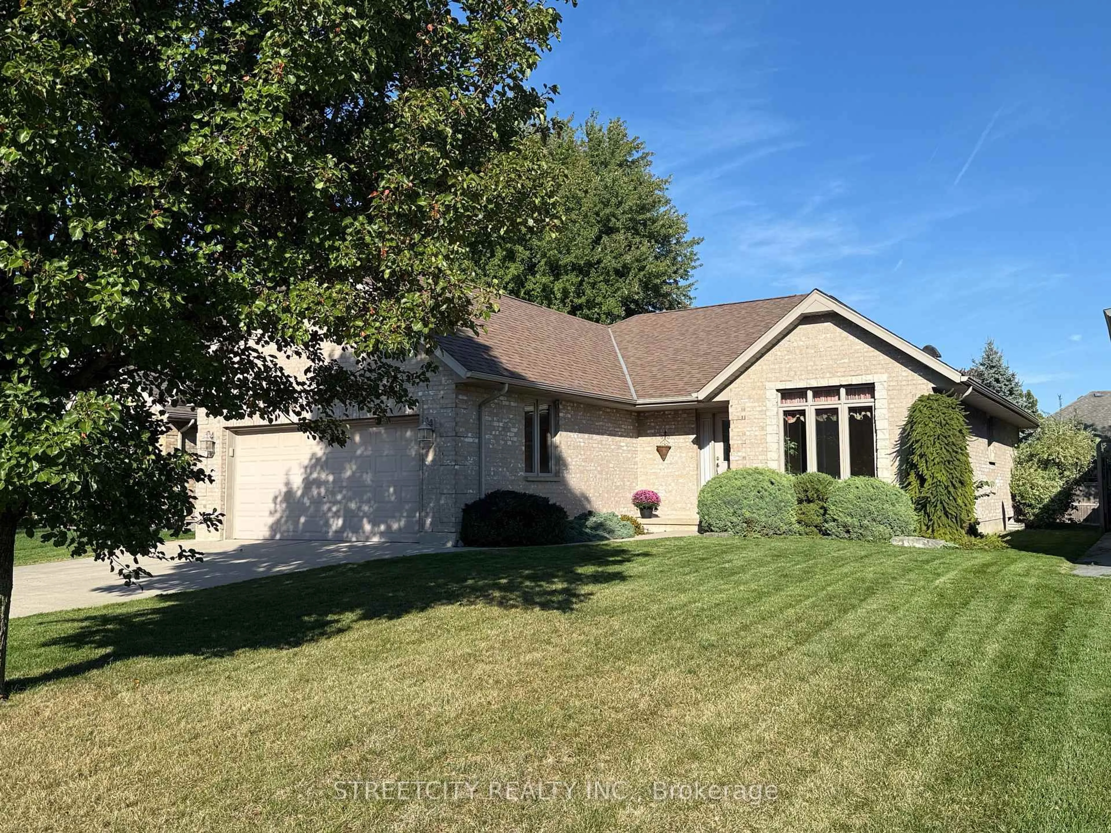 Unknown for 126 STATHIS Blvd, Sarnia Ontario N7S 5T5