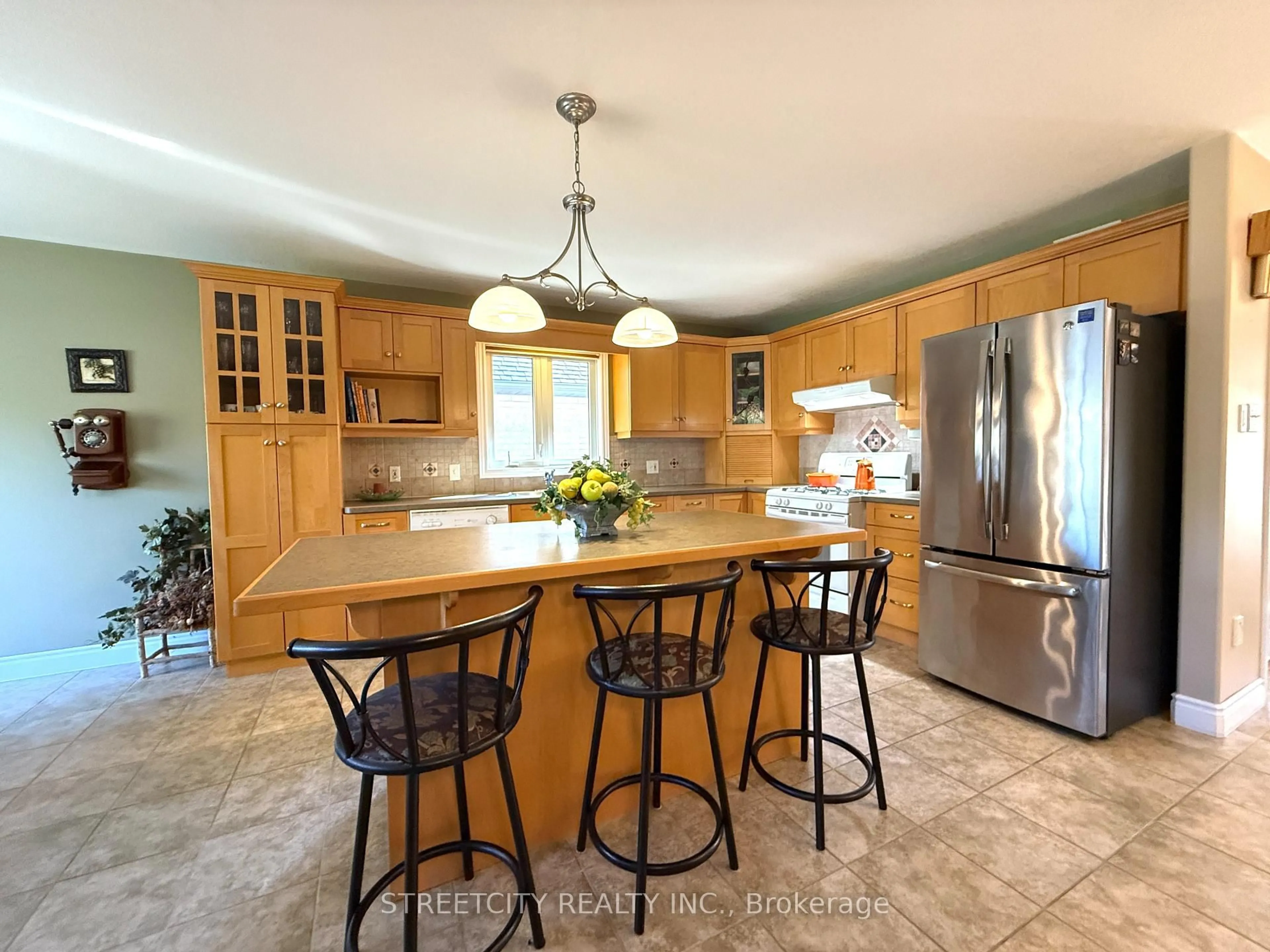 Open concept kitchen, unknown for 126 STATHIS Blvd, Sarnia Ontario N7S 5T5