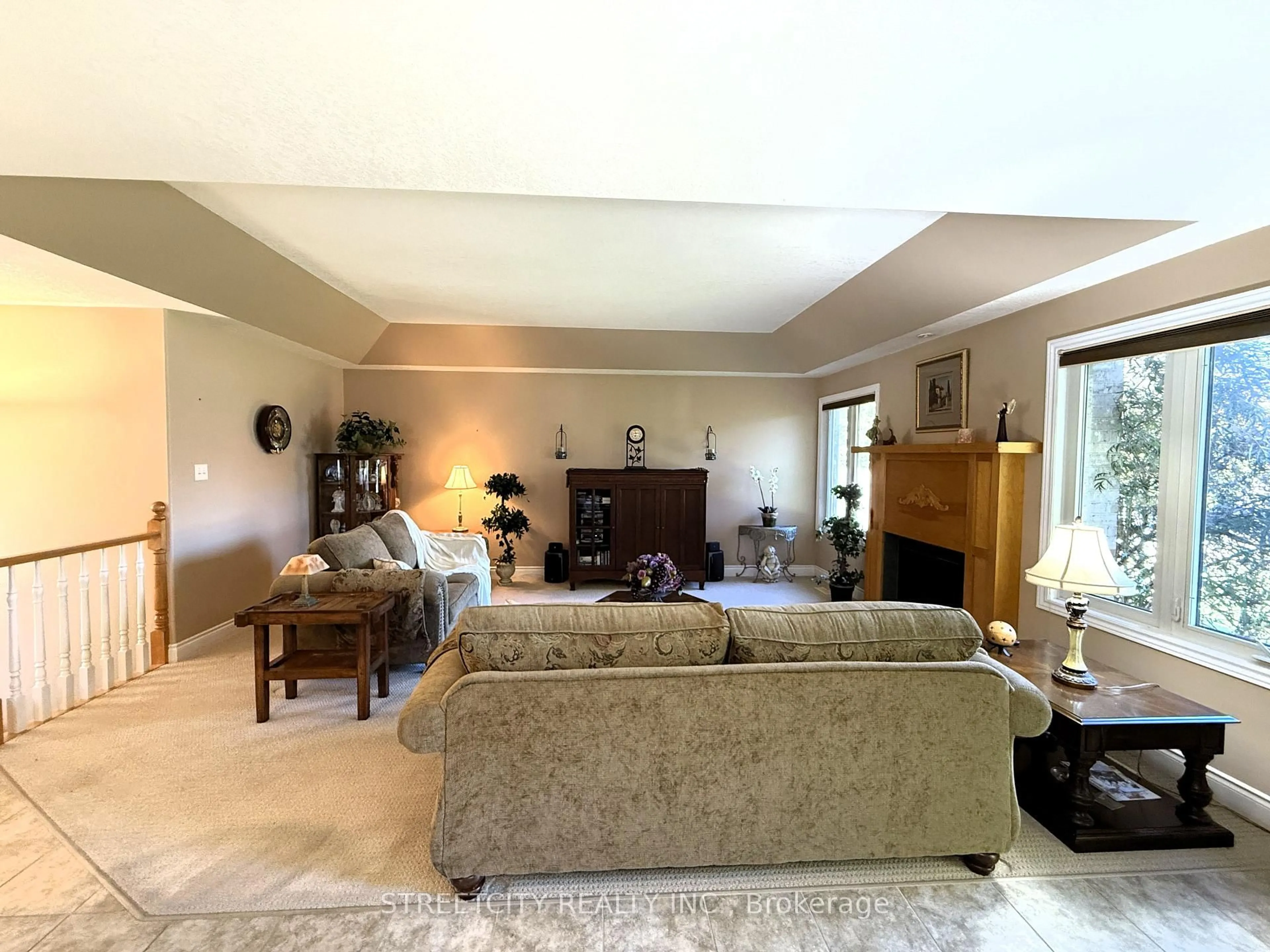 Living room with furniture, unknown for 126 STATHIS Blvd, Sarnia Ontario N7S 5T5
