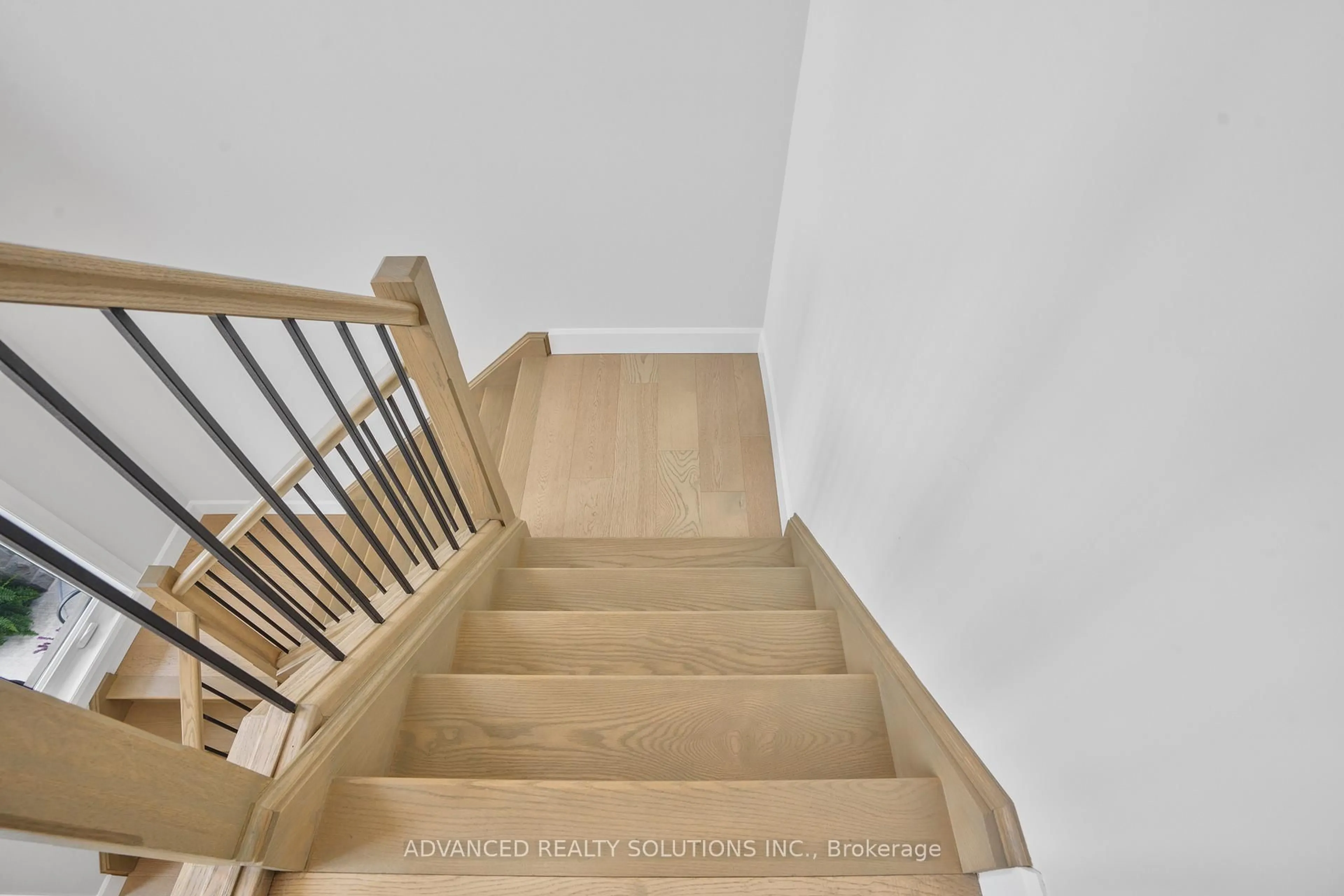 Stairs for 2209 Linkway Blvd, London South Ontario N0K 0K9