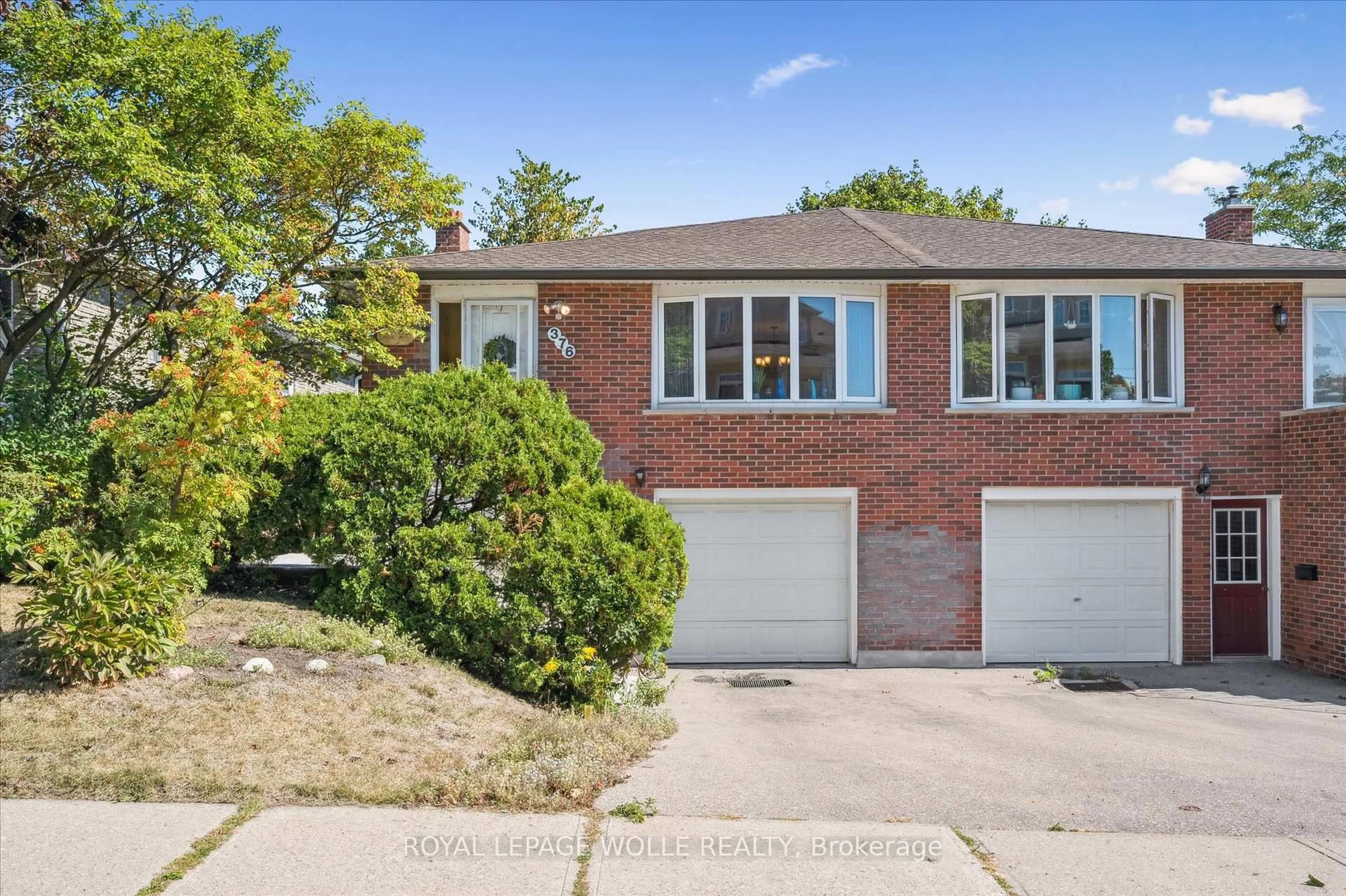 Home with brick exterior material, street for 376 Westwood Dr, Kitchener Ontario N2M 2L6