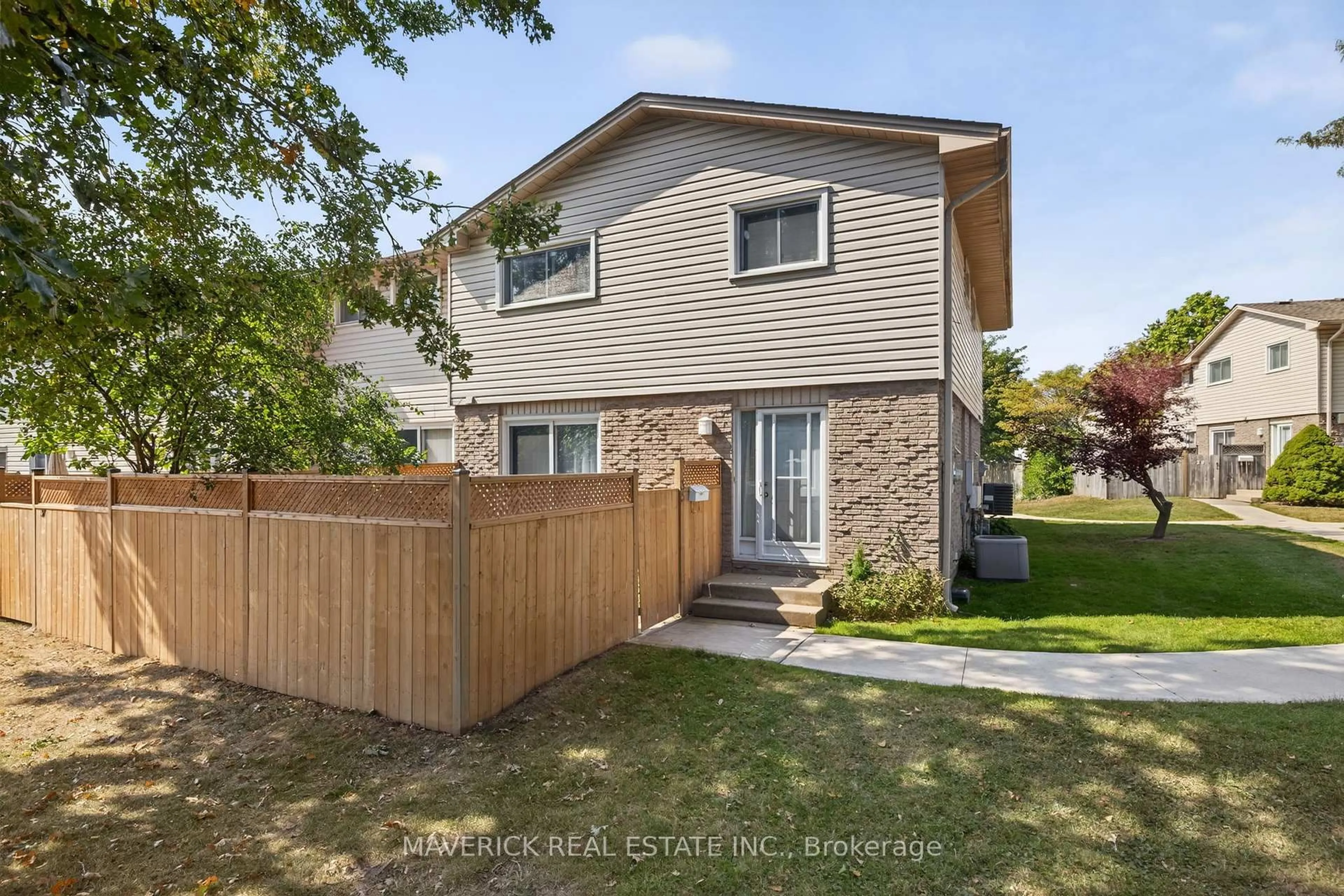 Unknown for 135 Andover Dr #35, London South Ontario N6J 4C2