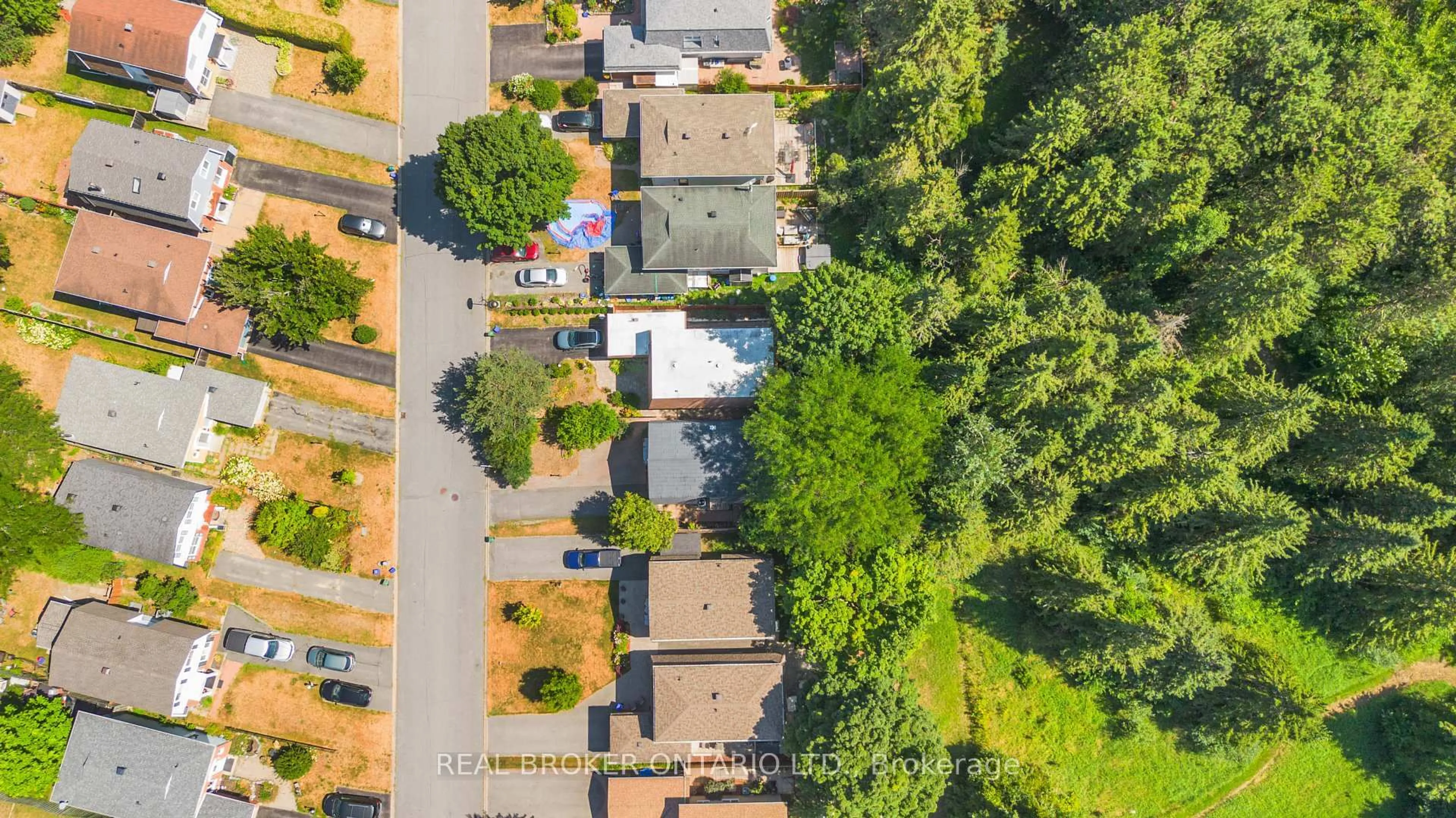 A pic from outside/outdoor area/front of a property/back of a property/a pic from drone, street for 77 Priam Way, Ottawa Ontario K2H 8S7
