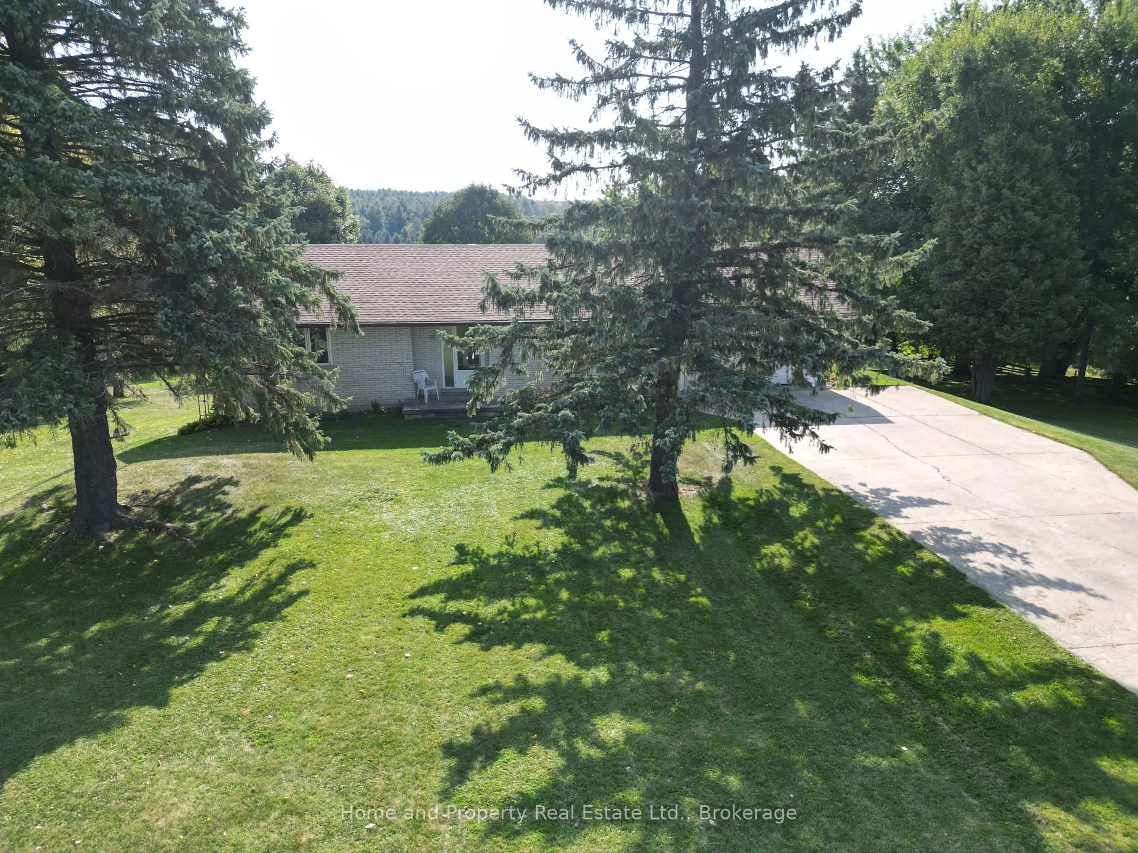 A pic from outside/outdoor area/front of a property/back of a property/a pic from drone, unknown for 7321 Wellington Rd 11, Mapleton Ontario N0G 1P0