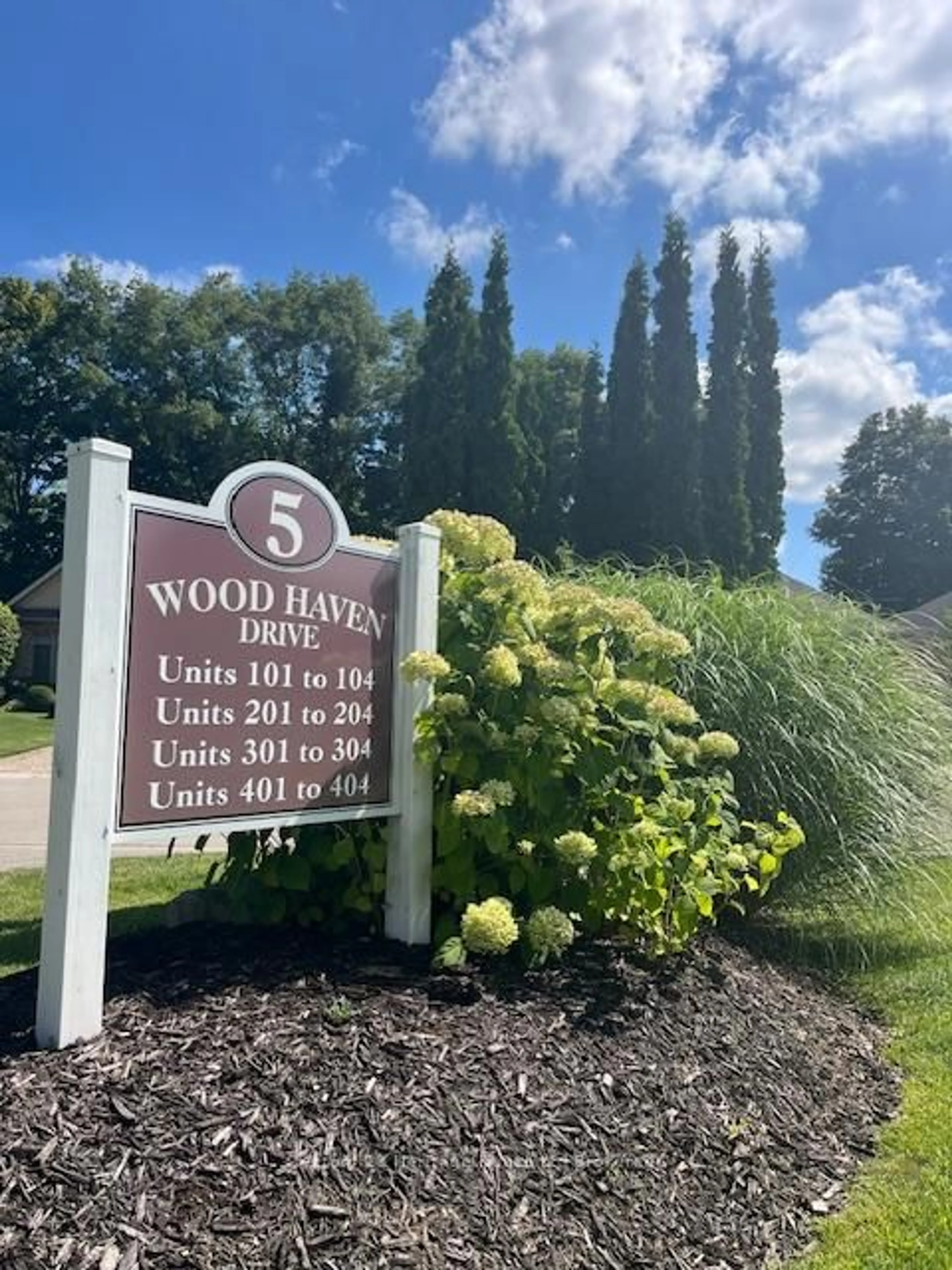 Unknown for 5 Woodhaven Dr #1, Tillsonburg Ontario N4G 0A8