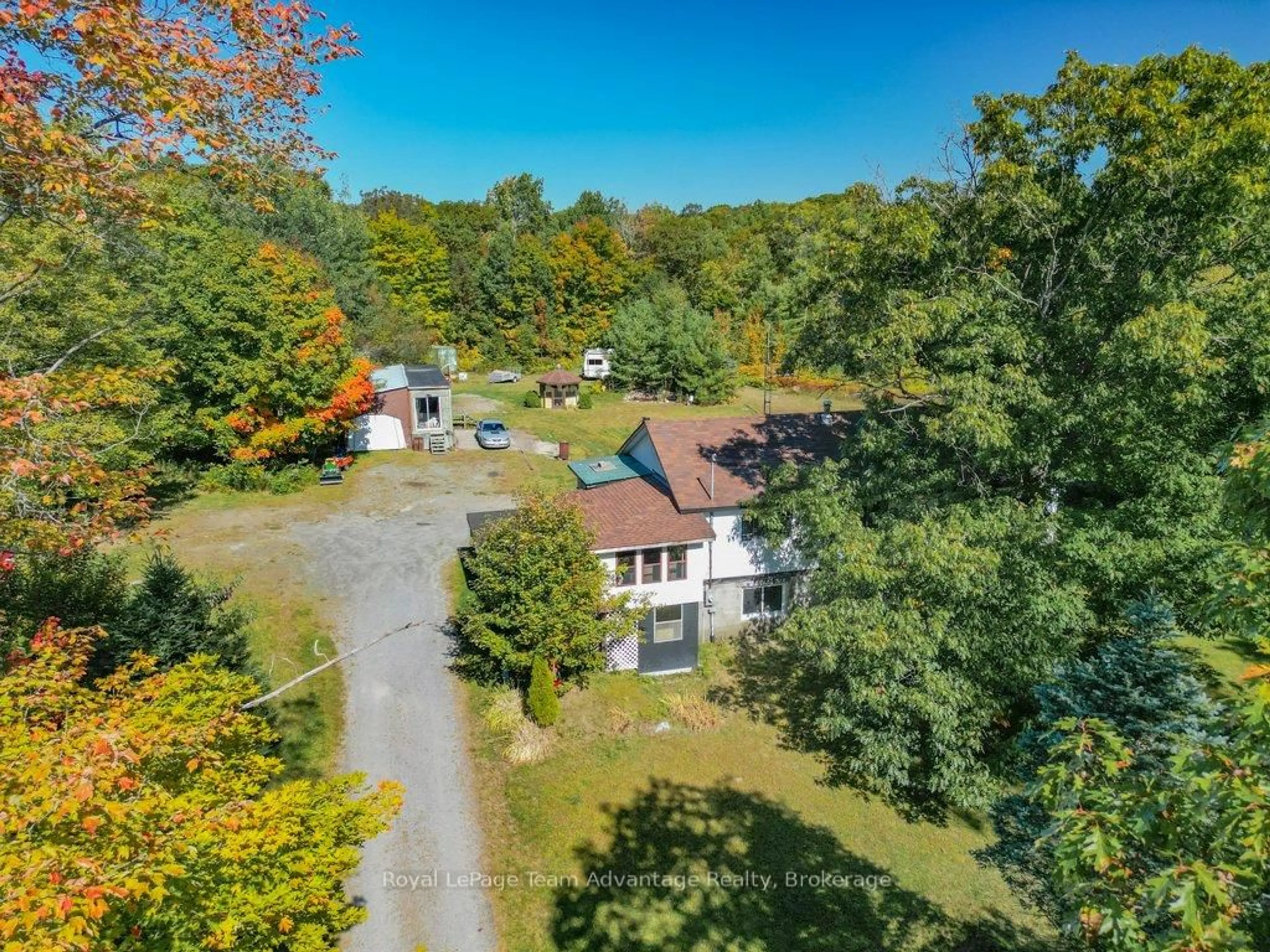 A pic from outside/outdoor area/front of a property/back of a property/a pic from drone, unknown for 18 Horseshoe Lake Rd, Seguin Ontario P2A 2W8