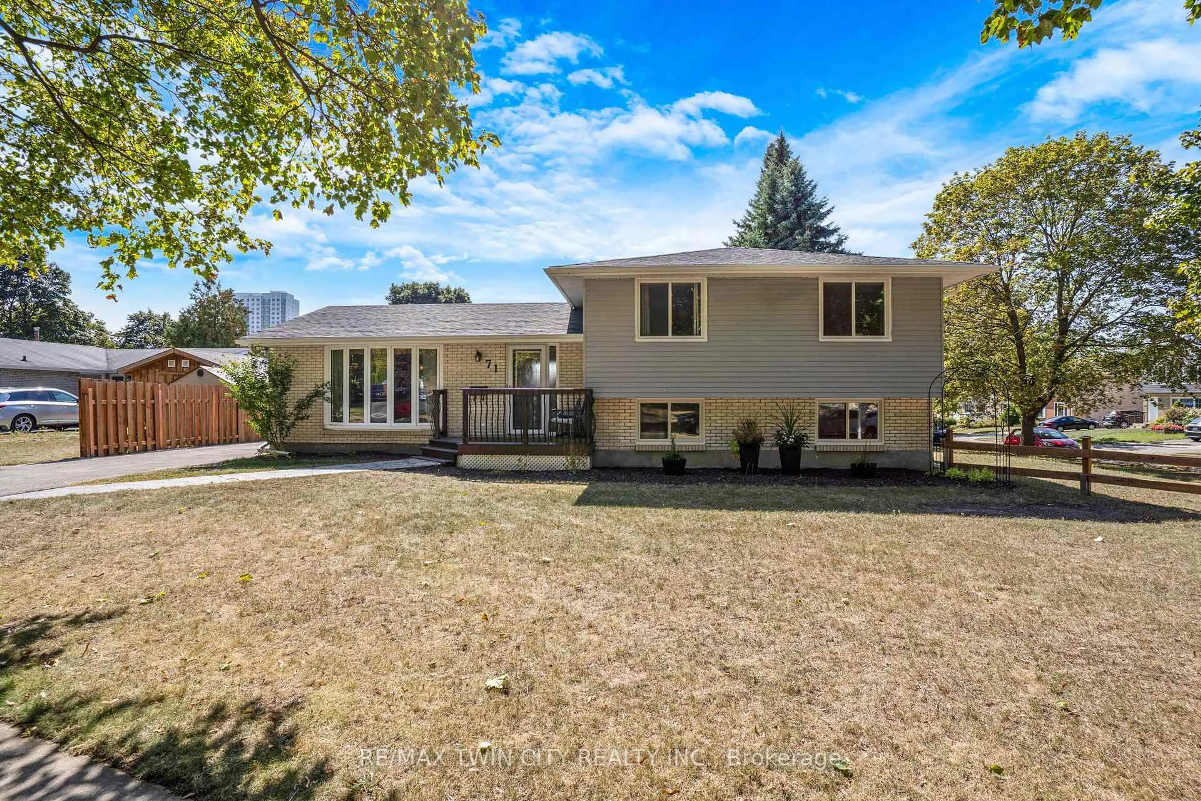 Home with vinyl exterior material, street for 71 Pepperwood Cres, Kitchener Ontario N2A 2R4