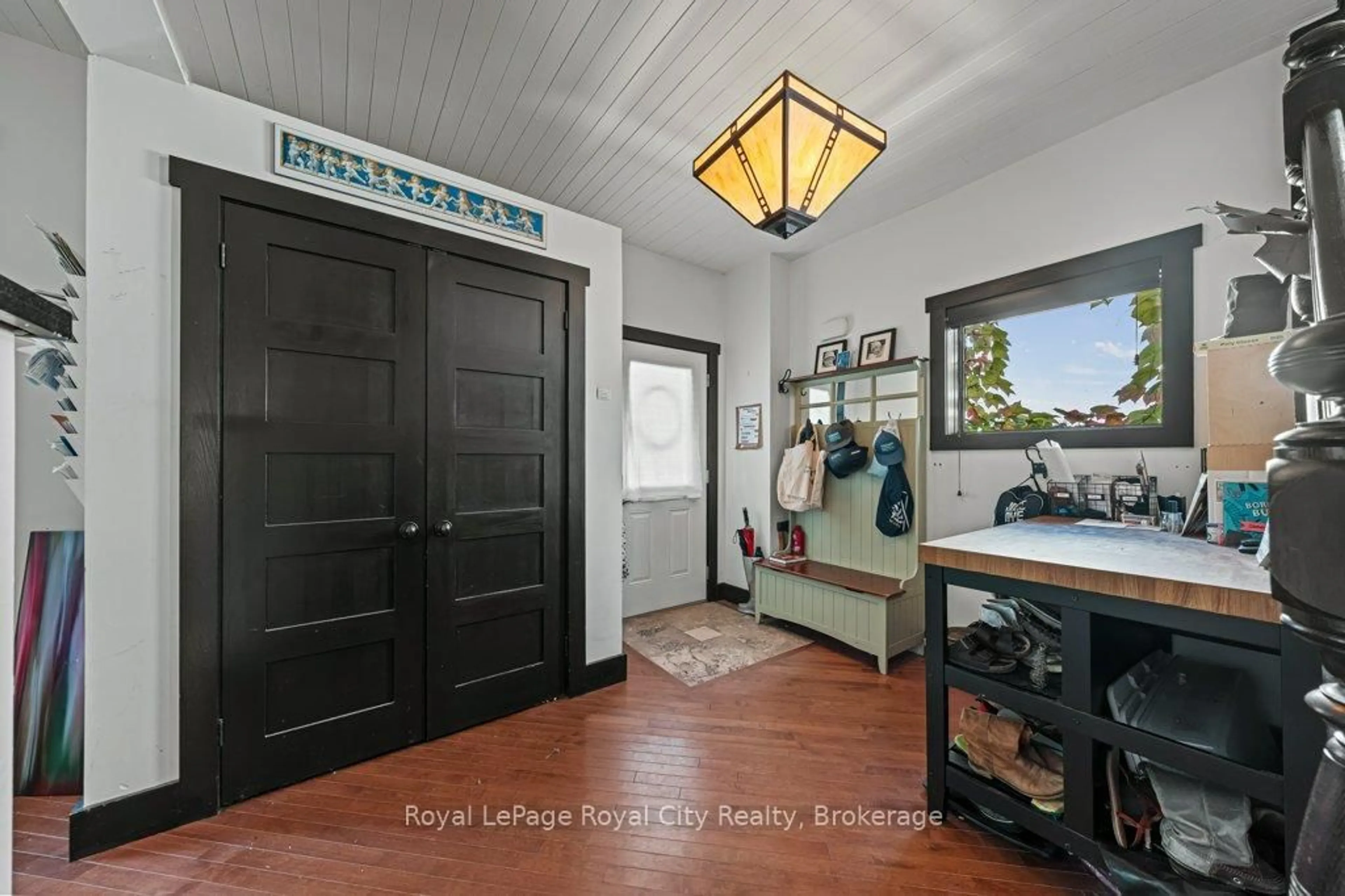 Indoor entryway for 28 Northumberland St, Guelph Ontario N1H 3A5