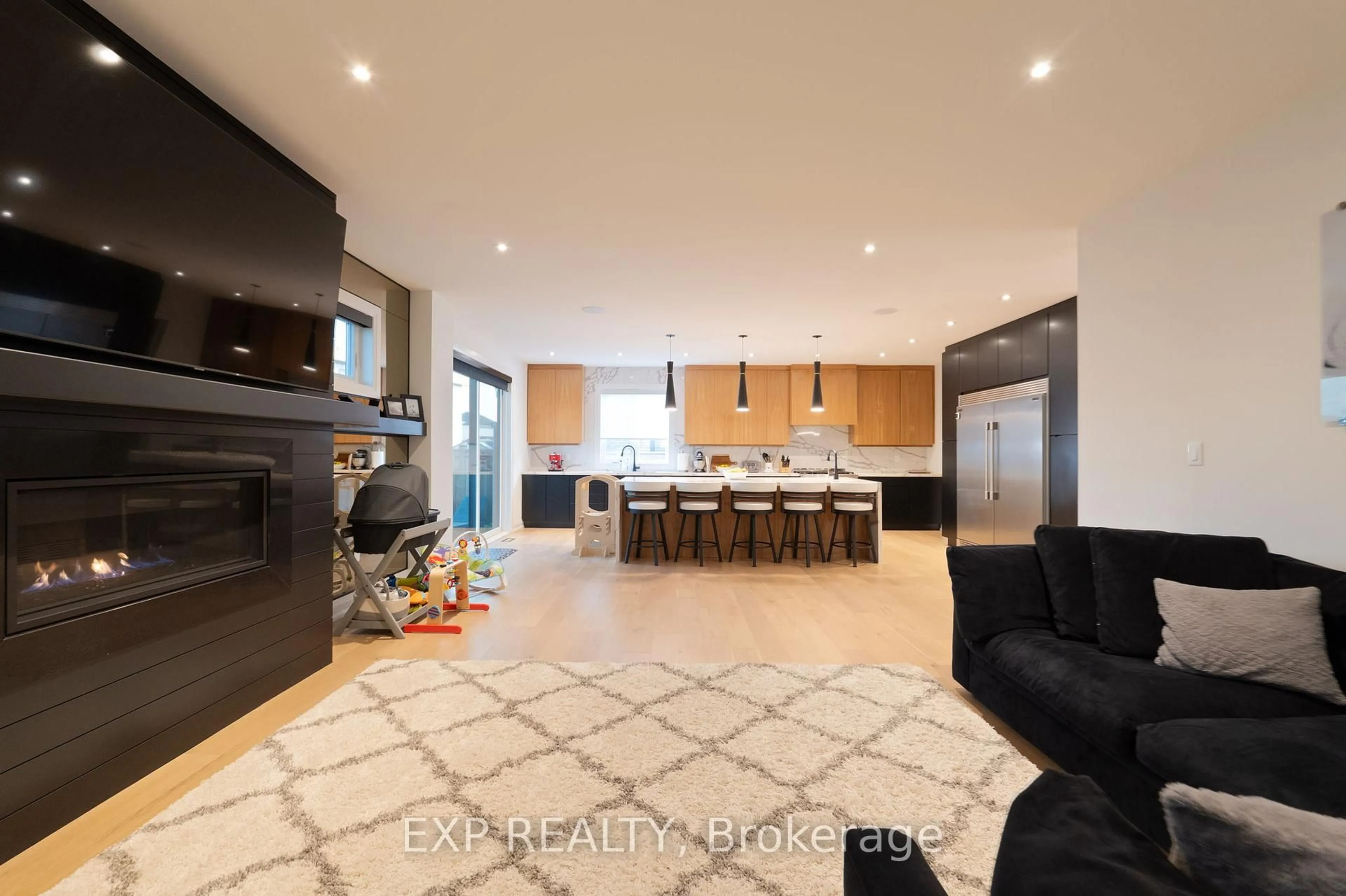 Open concept kitchen, unknown for 6 Cristallina Dr, Thorold Ontario L2V 0H3