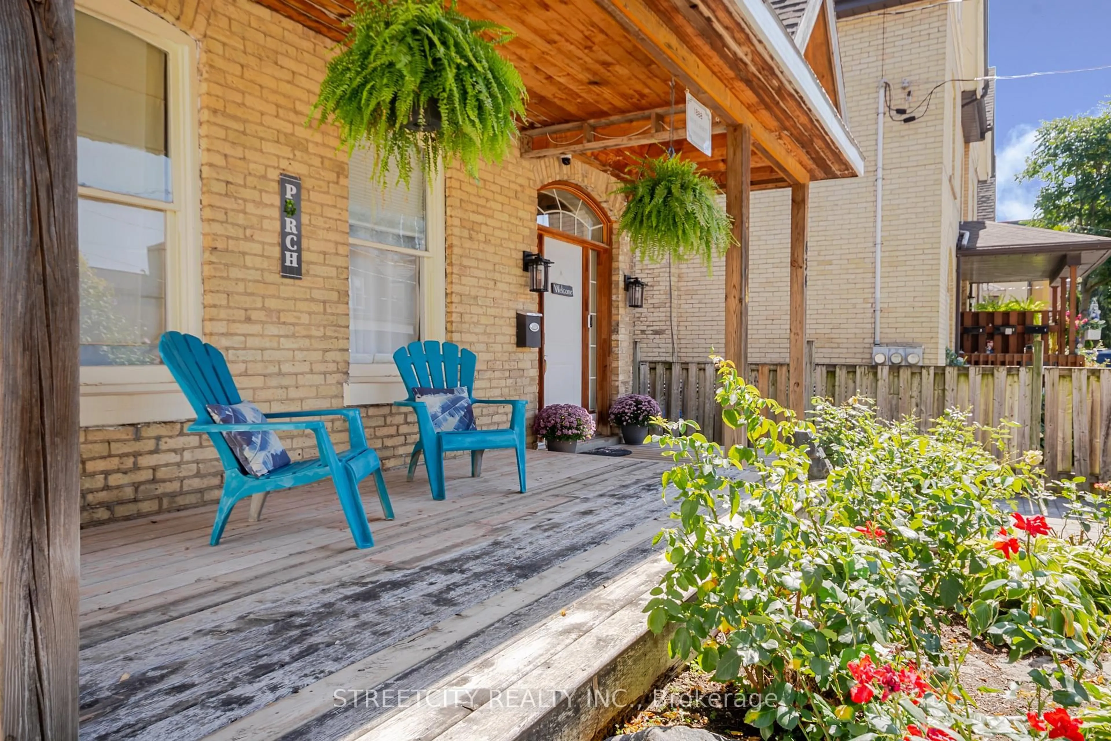 Patio, street for 434 English St, London East Ontario N5W 3T5