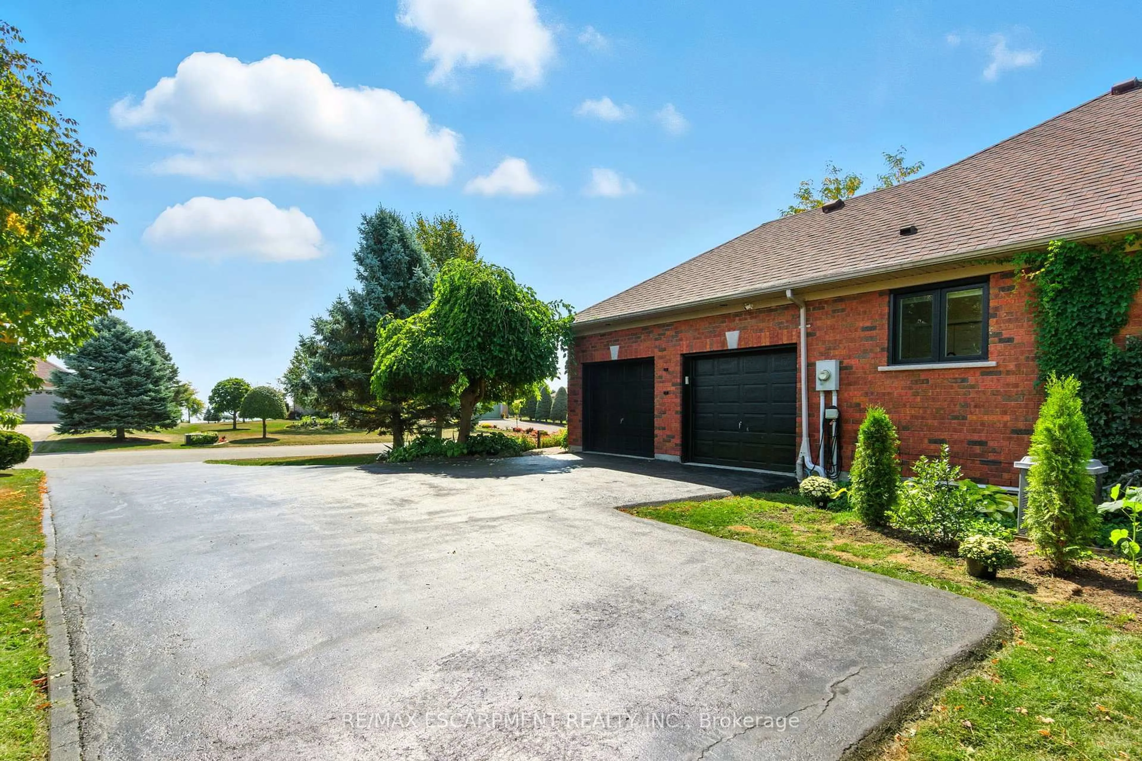 Home with brick exterior material, street for 10 Featherstone Ave, Haldimand Ontario N0A 1P0