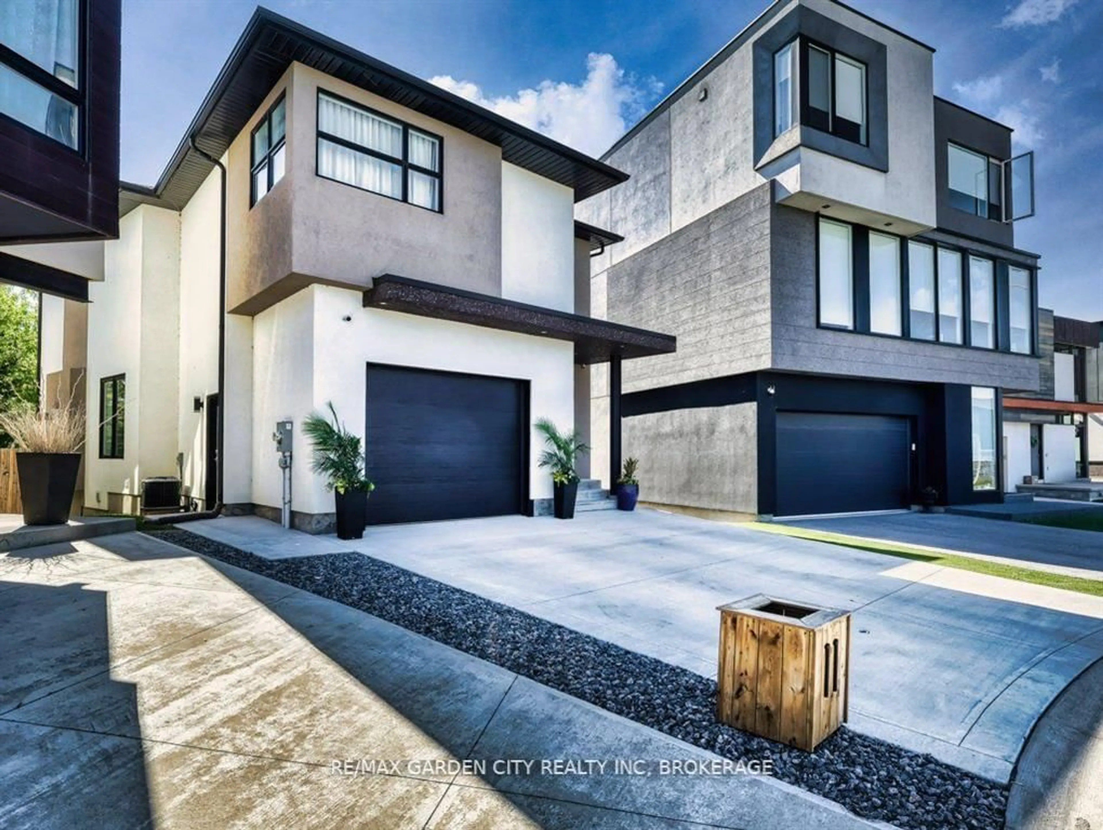Home with brick exterior material, street for 11 Beamer Crt, Thorold Ontario L2V 3X7
