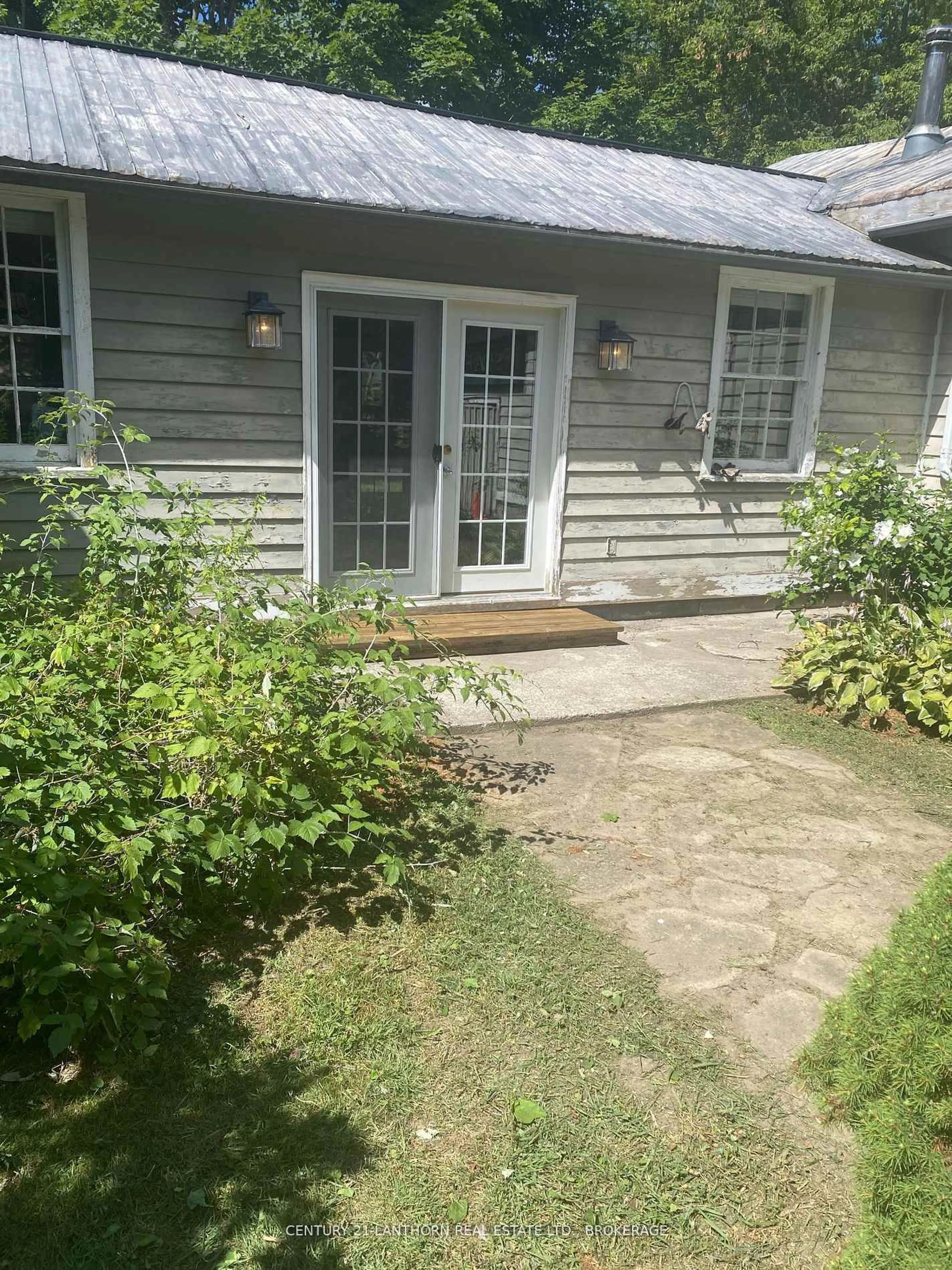 Patio, street for 6419 County Road 2 Rd, Bissett Creek Ontario K0H 2H0