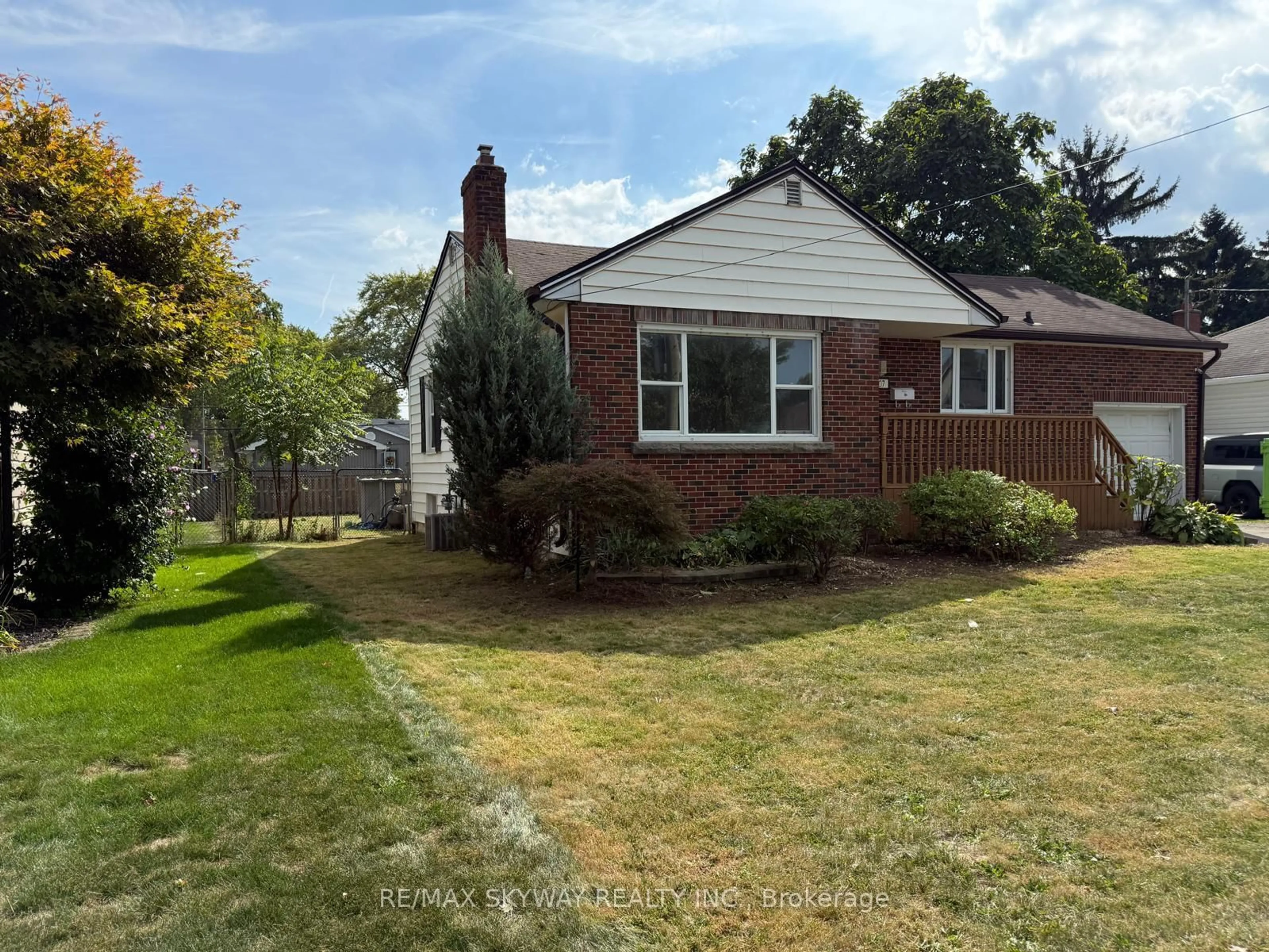 Home with brick exterior material, street for 207 Thorold Rd, Welland Ontario L3C 3V9