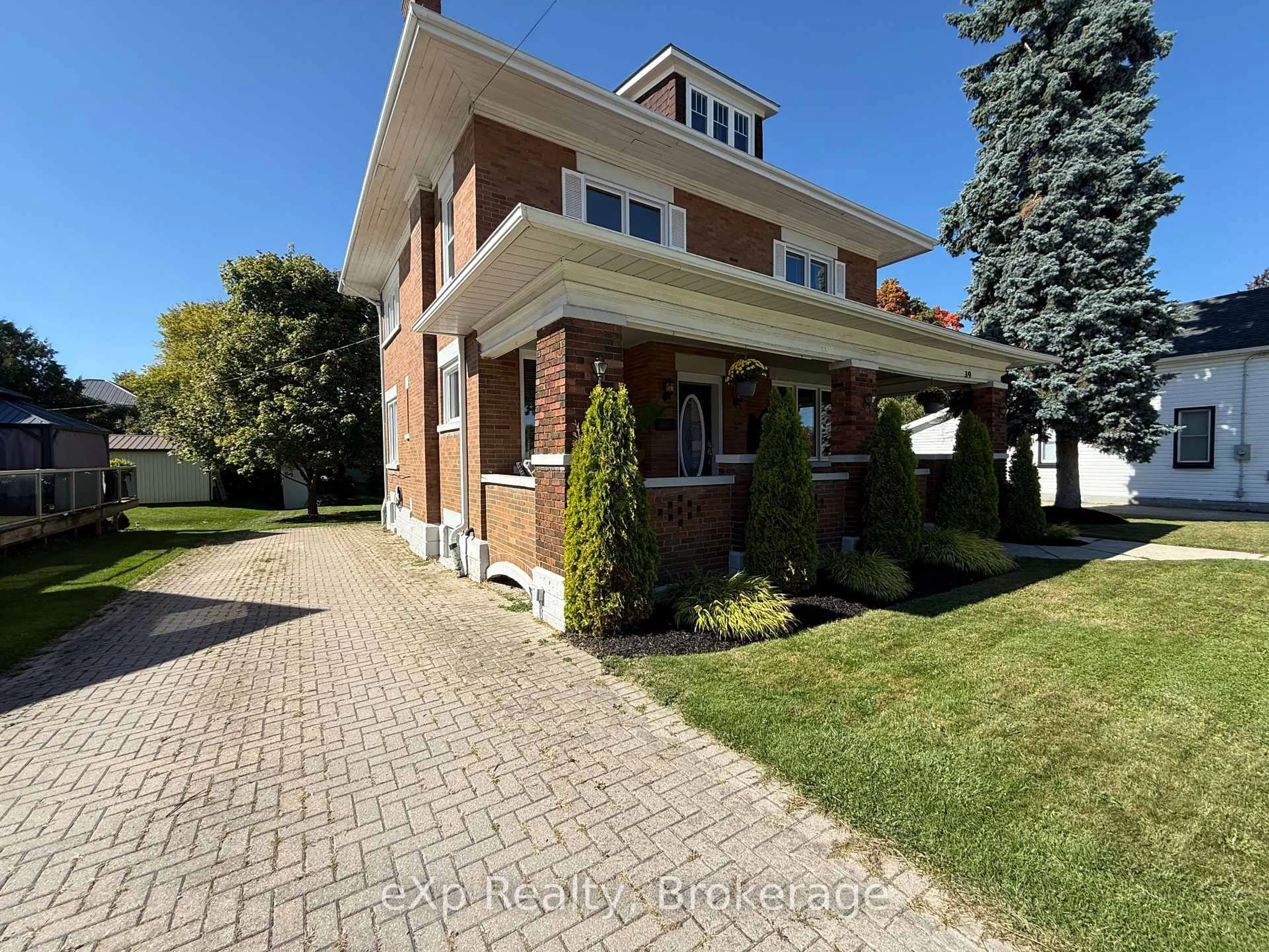 Home with brick exterior material, street for 39 Elora St, South Bruce Ontario N0G 2J0