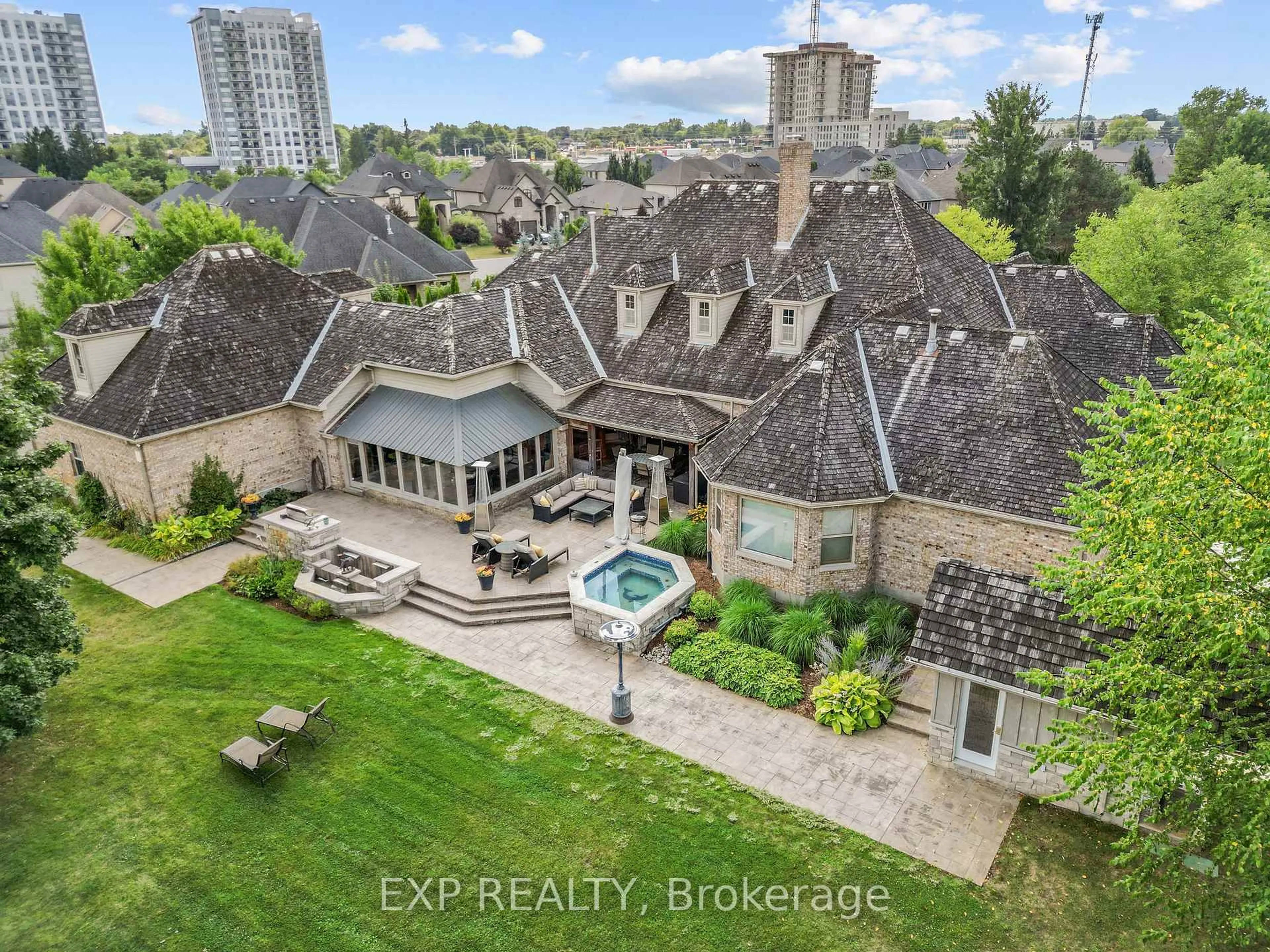 A pic from outside/outdoor area/front of a property/back of a property/a pic from drone, city buildings view from balcony for 569 Franklinway Gate, London North Ontario N6G 5C8