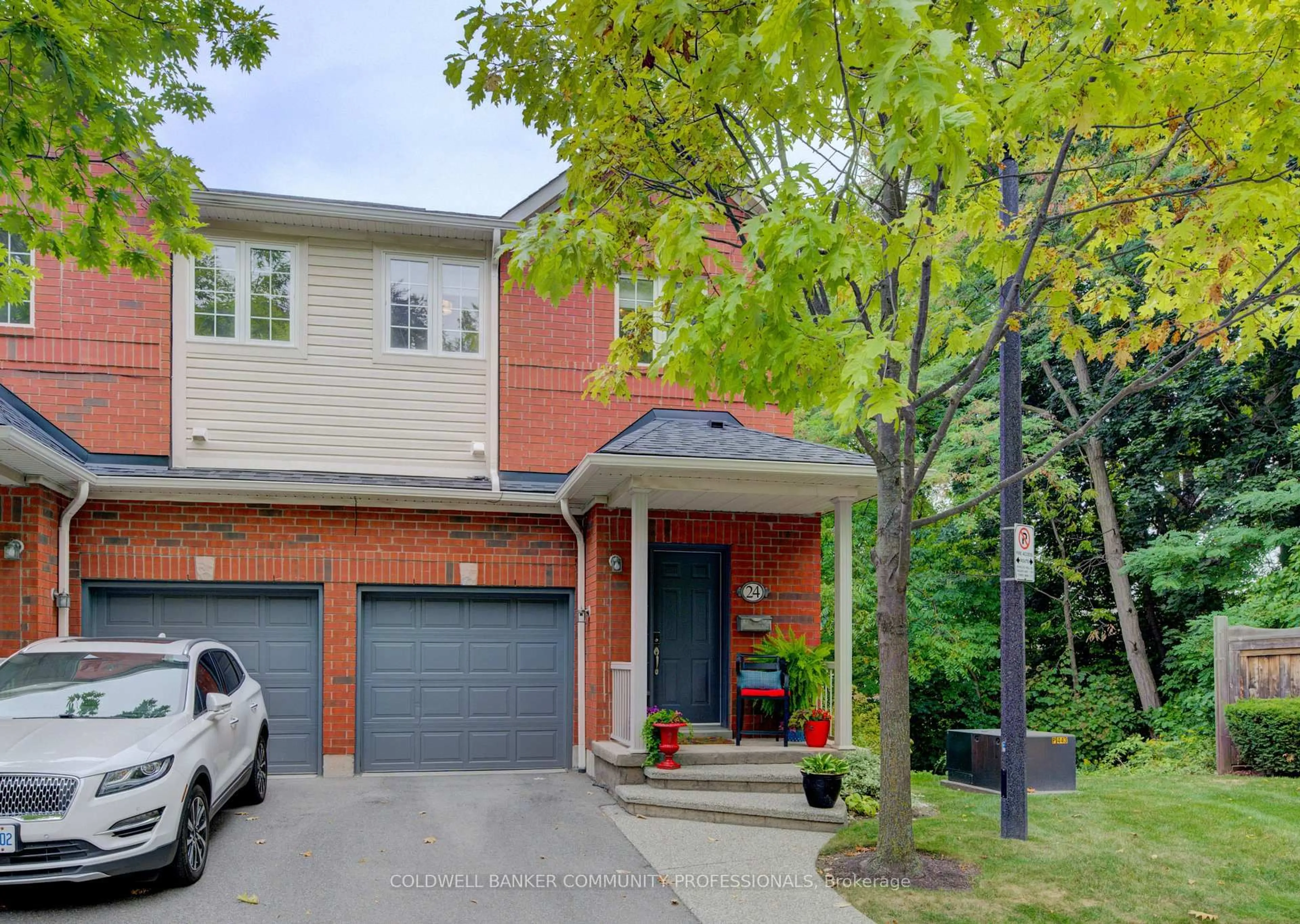 Home with brick exterior material, street for 120 Beddoe Dr #24, Hamilton Ontario L8P 4Z4