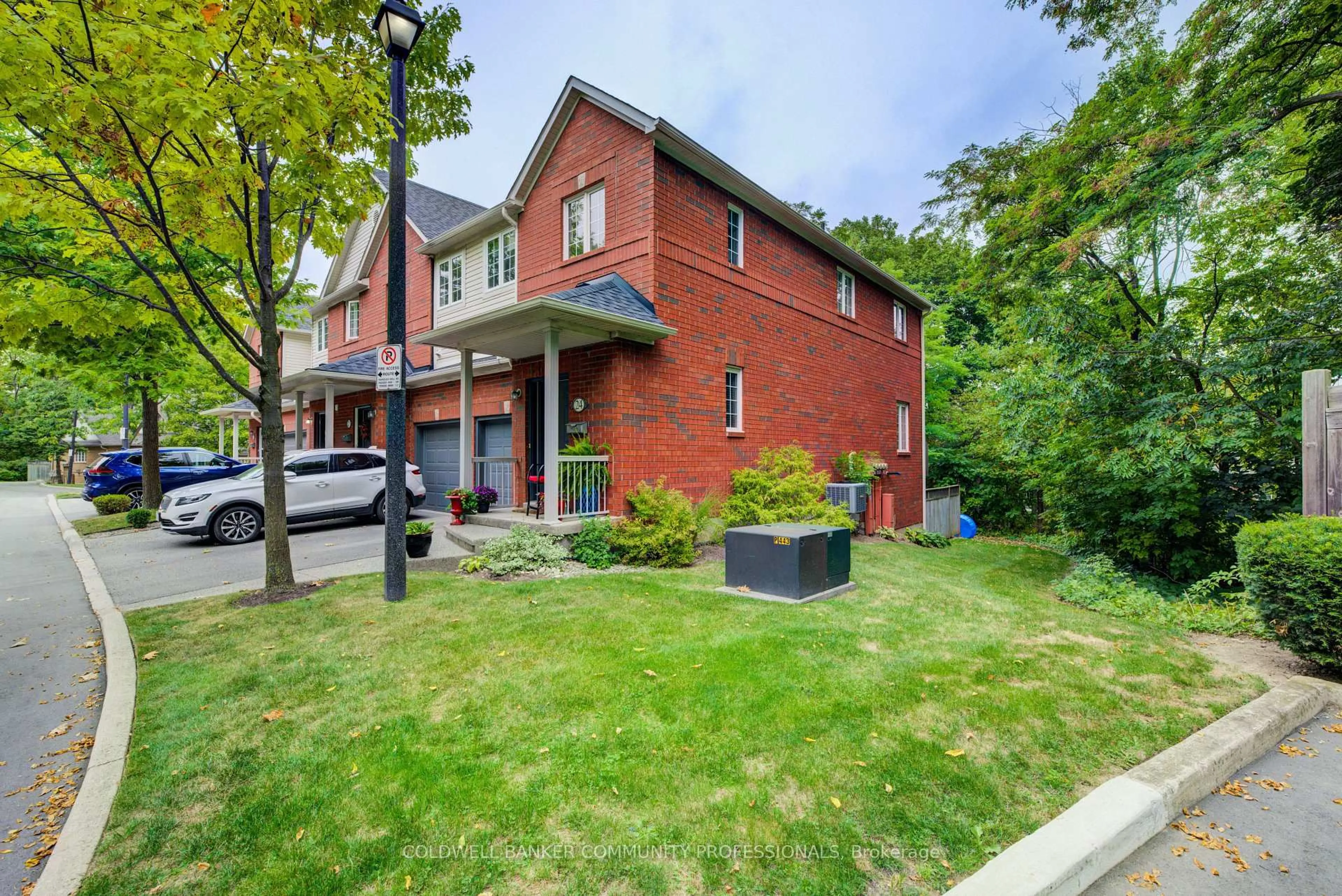 Home with brick exterior material, street for 120 Beddoe Dr #24, Hamilton Ontario L8P 4Z4