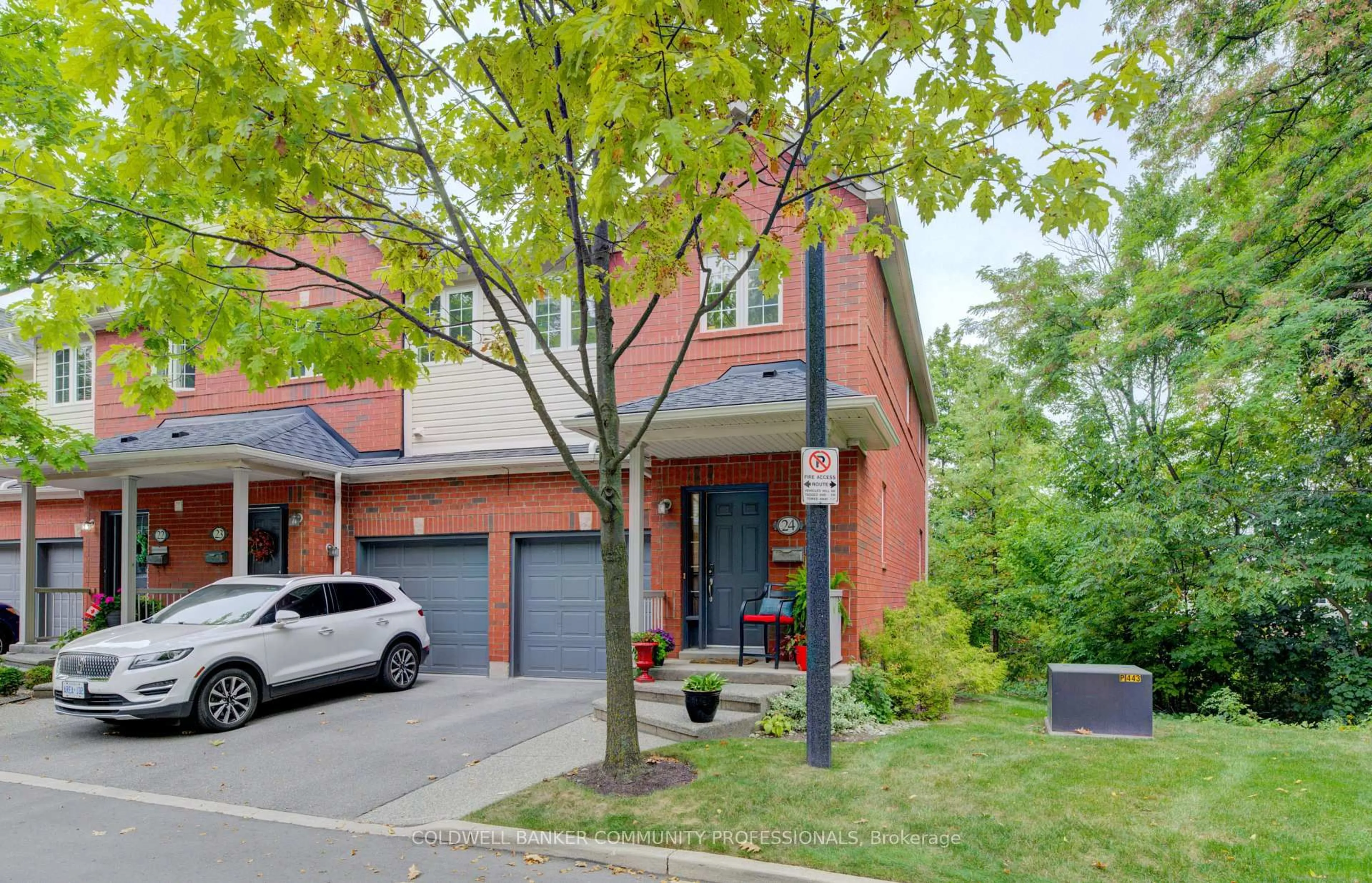 Home with brick exterior material, street for 120 Beddoe Dr #24, Hamilton Ontario L8P 4Z4