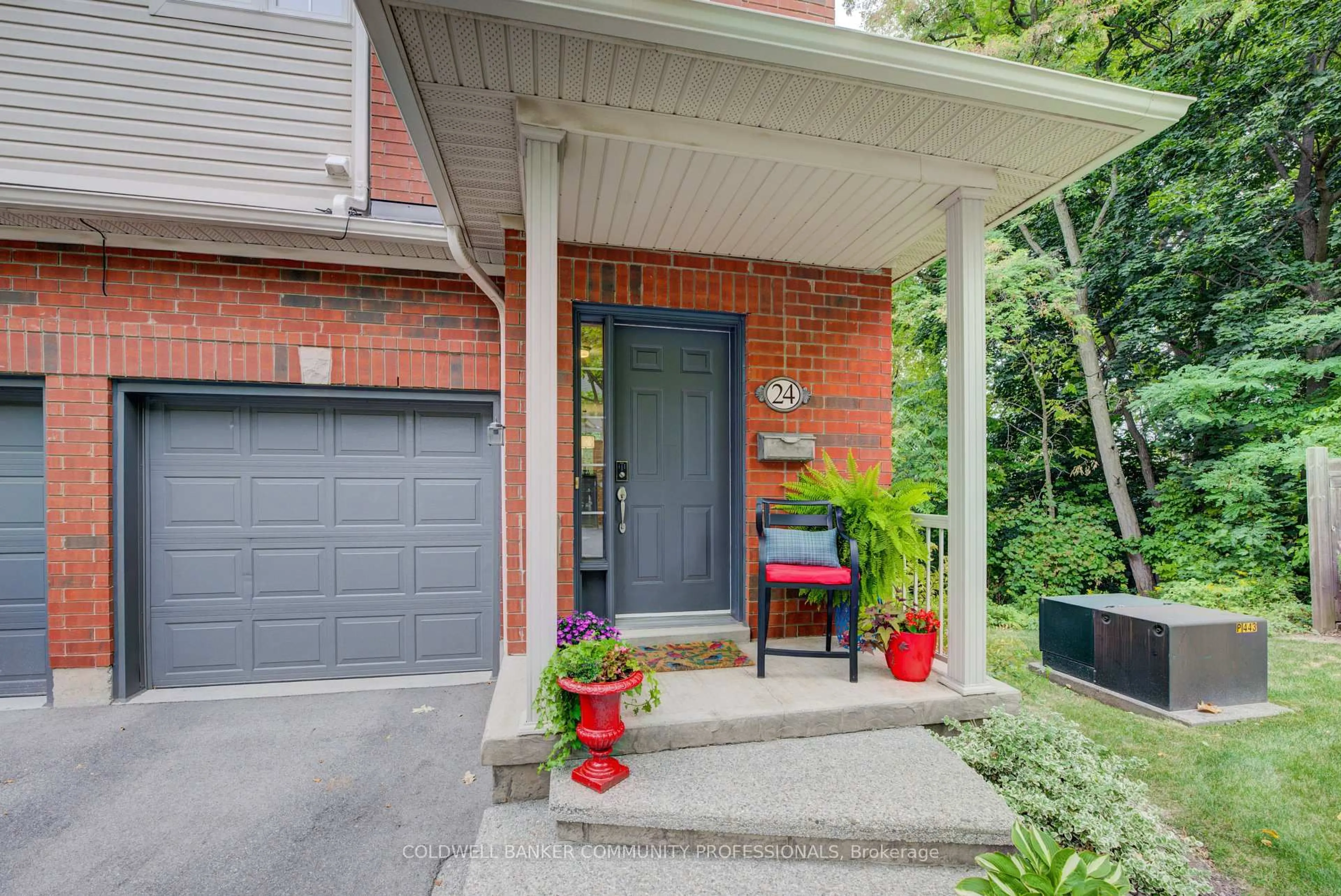Home with brick exterior material, street for 120 Beddoe Dr #24, Hamilton Ontario L8P 4Z4