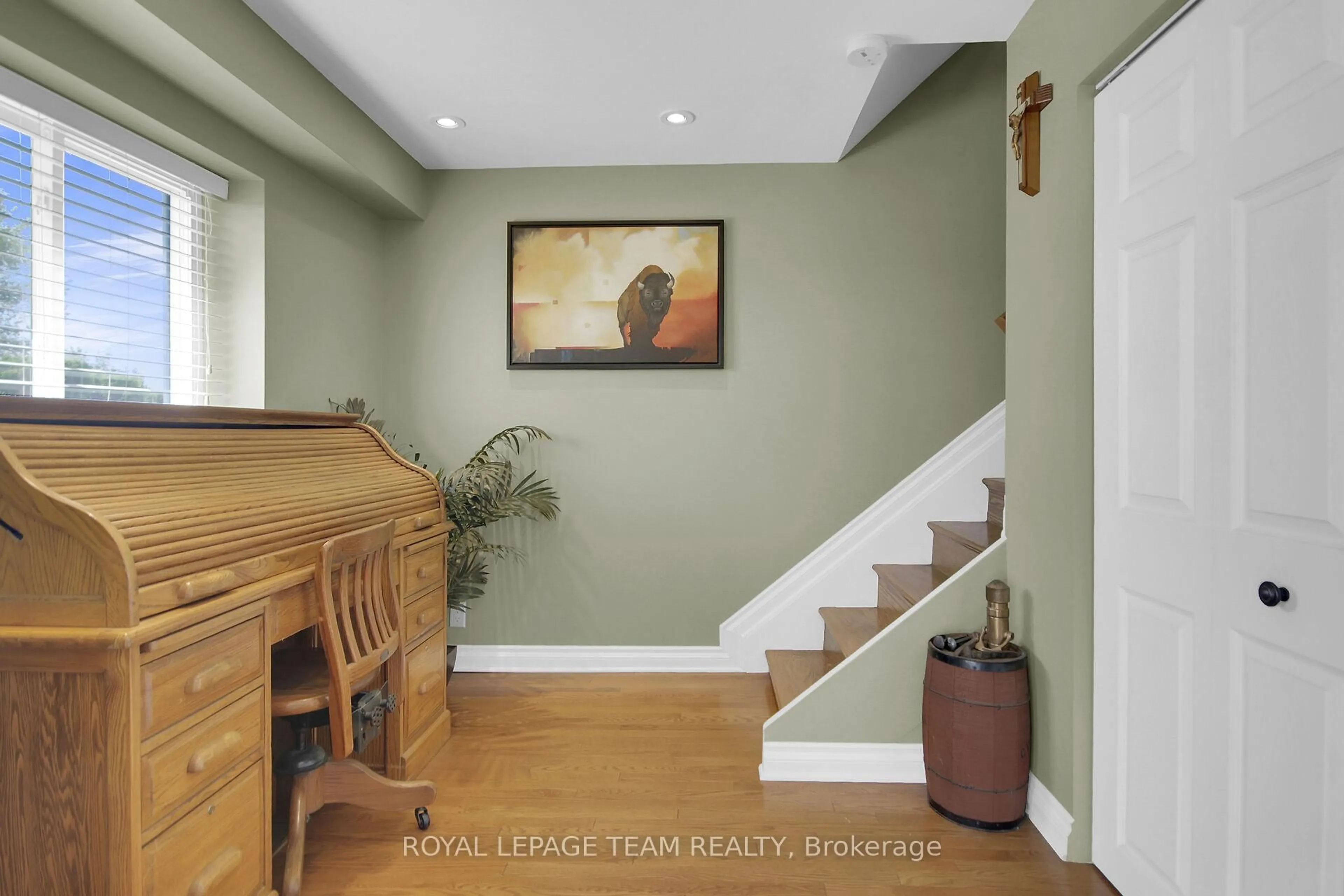 Indoor entryway for 5745 Fourth Line Rd, North Gower Ontario K0A 2T0