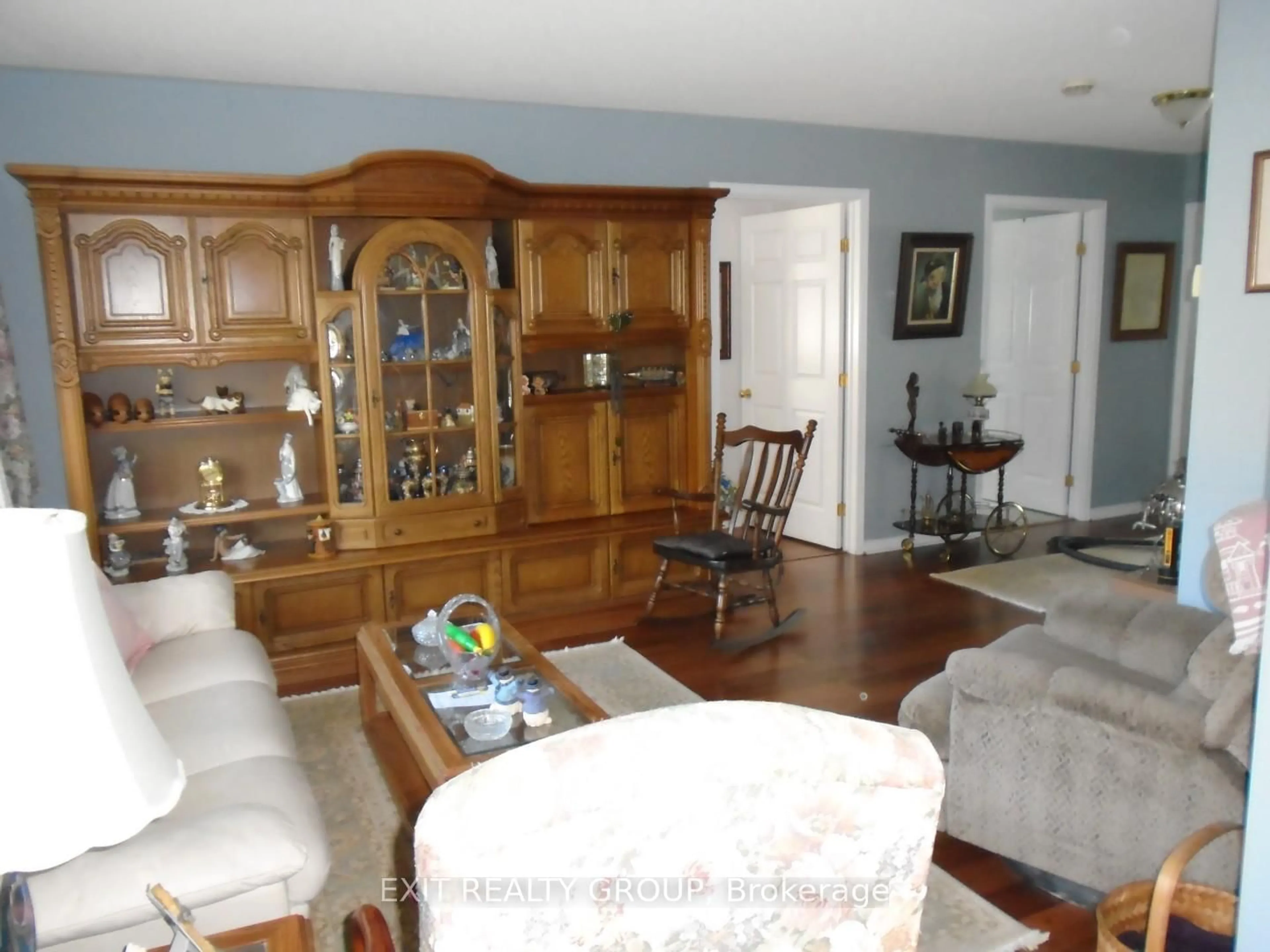 Living room with furniture, unknown for 33 Cretney Dr, Prince Edward County Ontario K0K 3L0