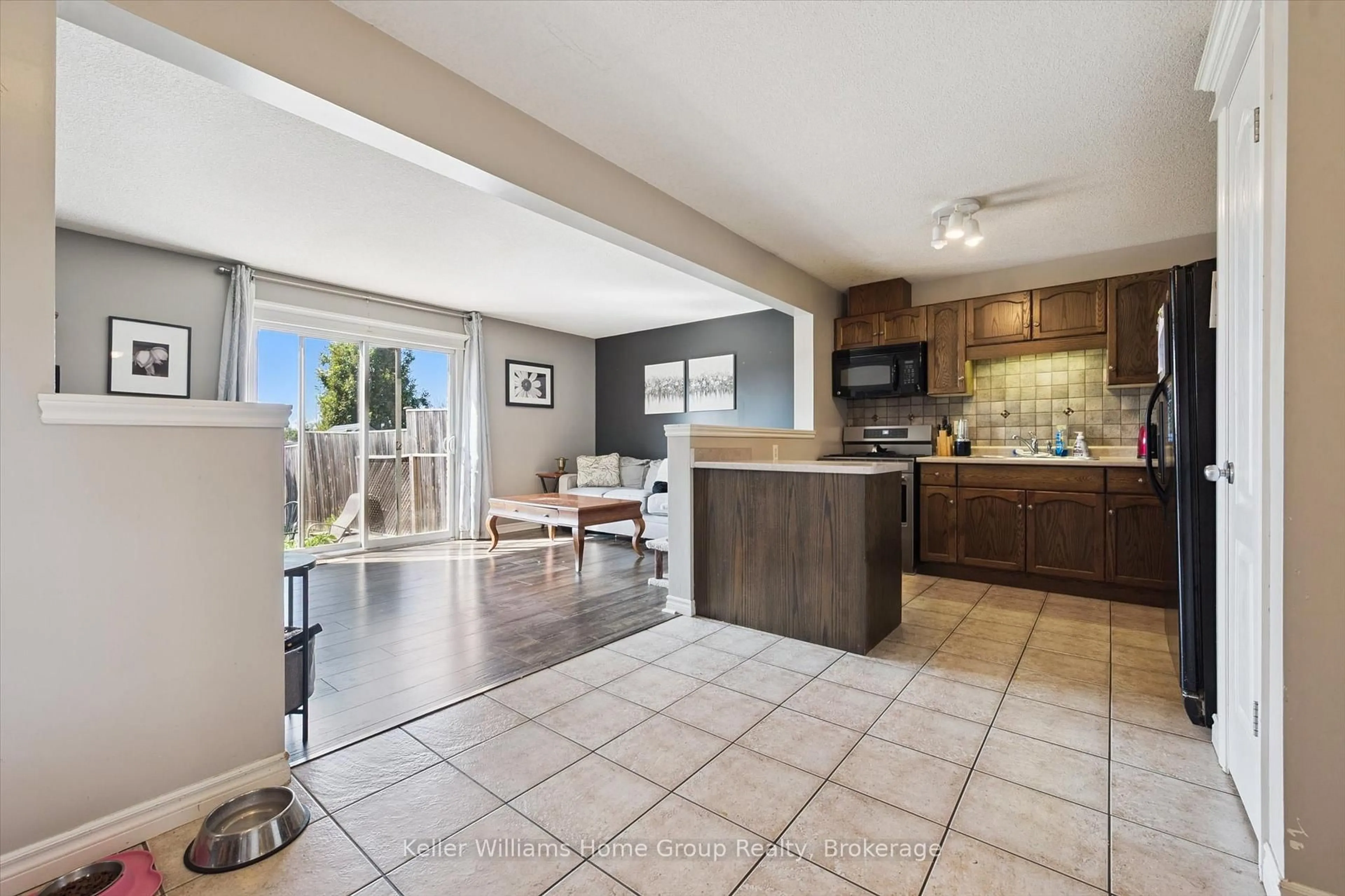 Open concept kitchen, ceramic/tile floor for 276 Severn Dr, Guelph Ontario N1E 0E8