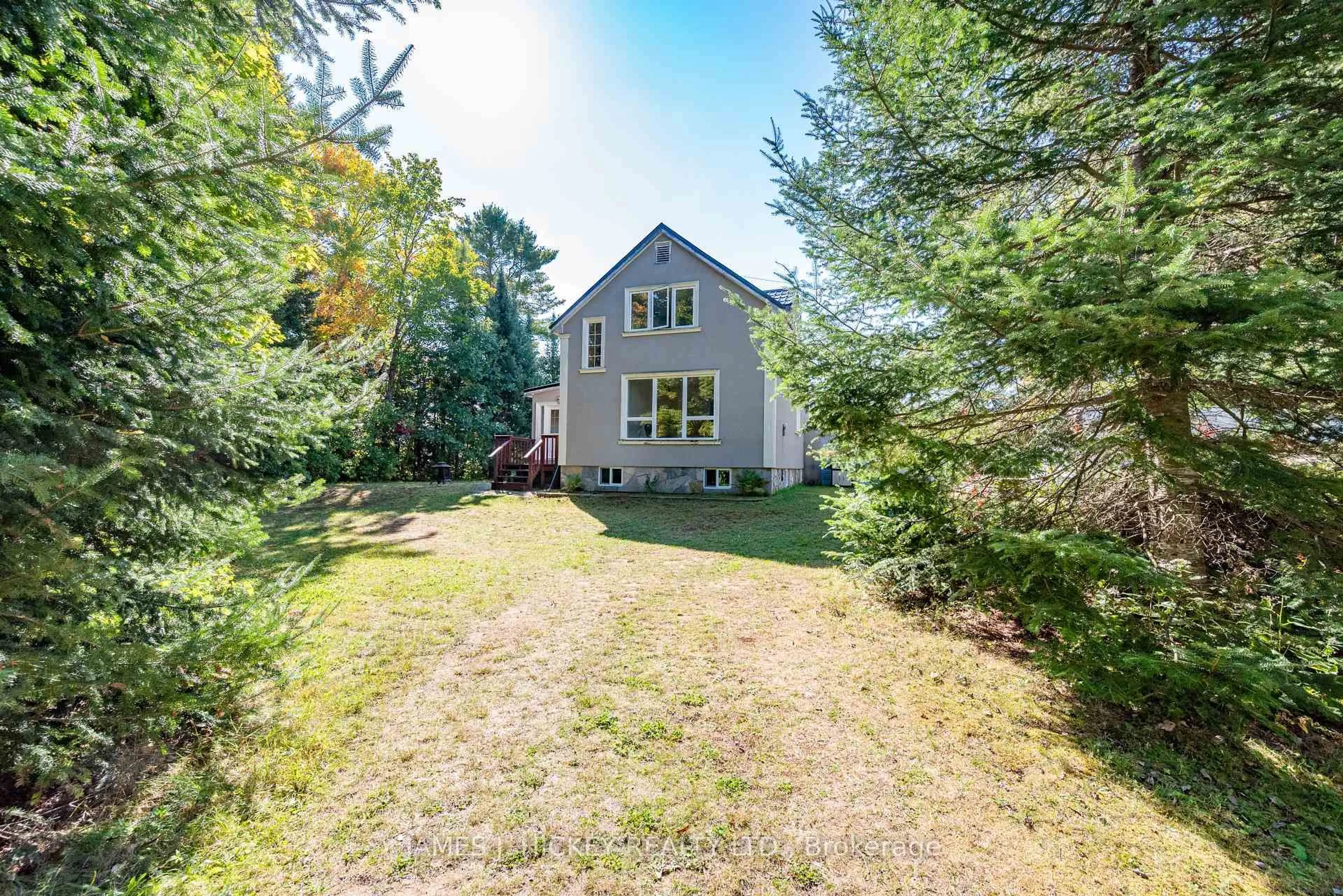 A pic from outside/outdoor area/front of a property/back of a property/a pic from drone, unknown for 37091 Highway 17 Highway, Rolphton Ontario K0J 2H0