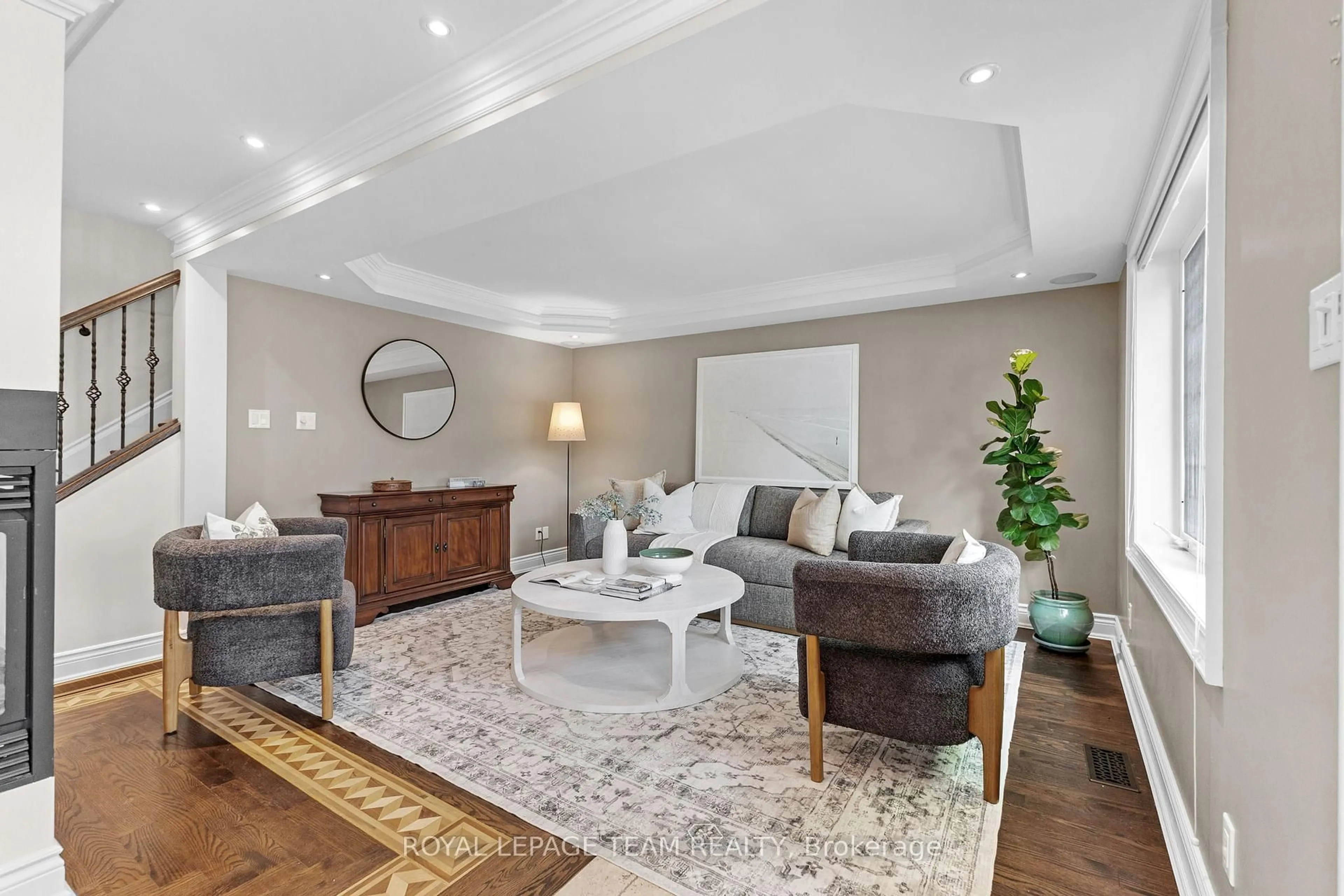 Living room with furniture, unknown for 524 Broadview Ave, Ottawa Ontario K2A 2L4