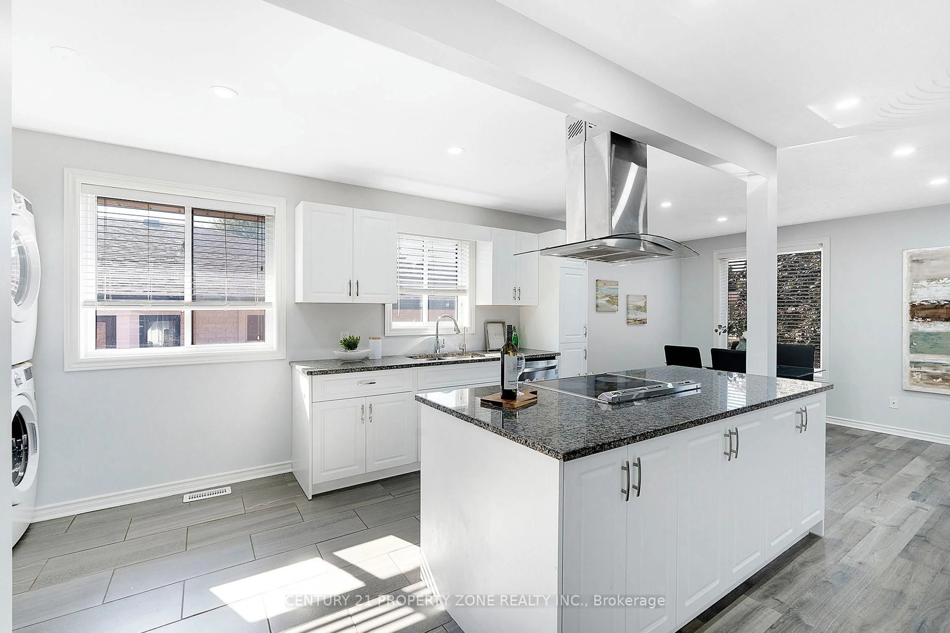 Contemporary kitchen, ceramic/tile floor for 39 Southview Cres, Cambridge Ontario N1P 1A3