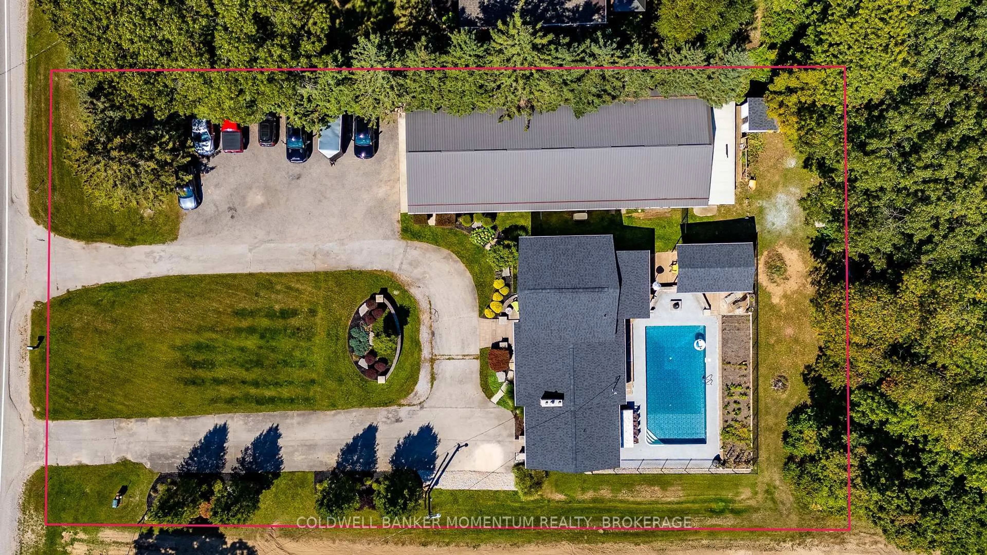A pic from outside/outdoor area/front of a property/back of a property/a pic from drone, street for 1750 Turkey Point Rd, Norfolk Ontario N3Y 4J9