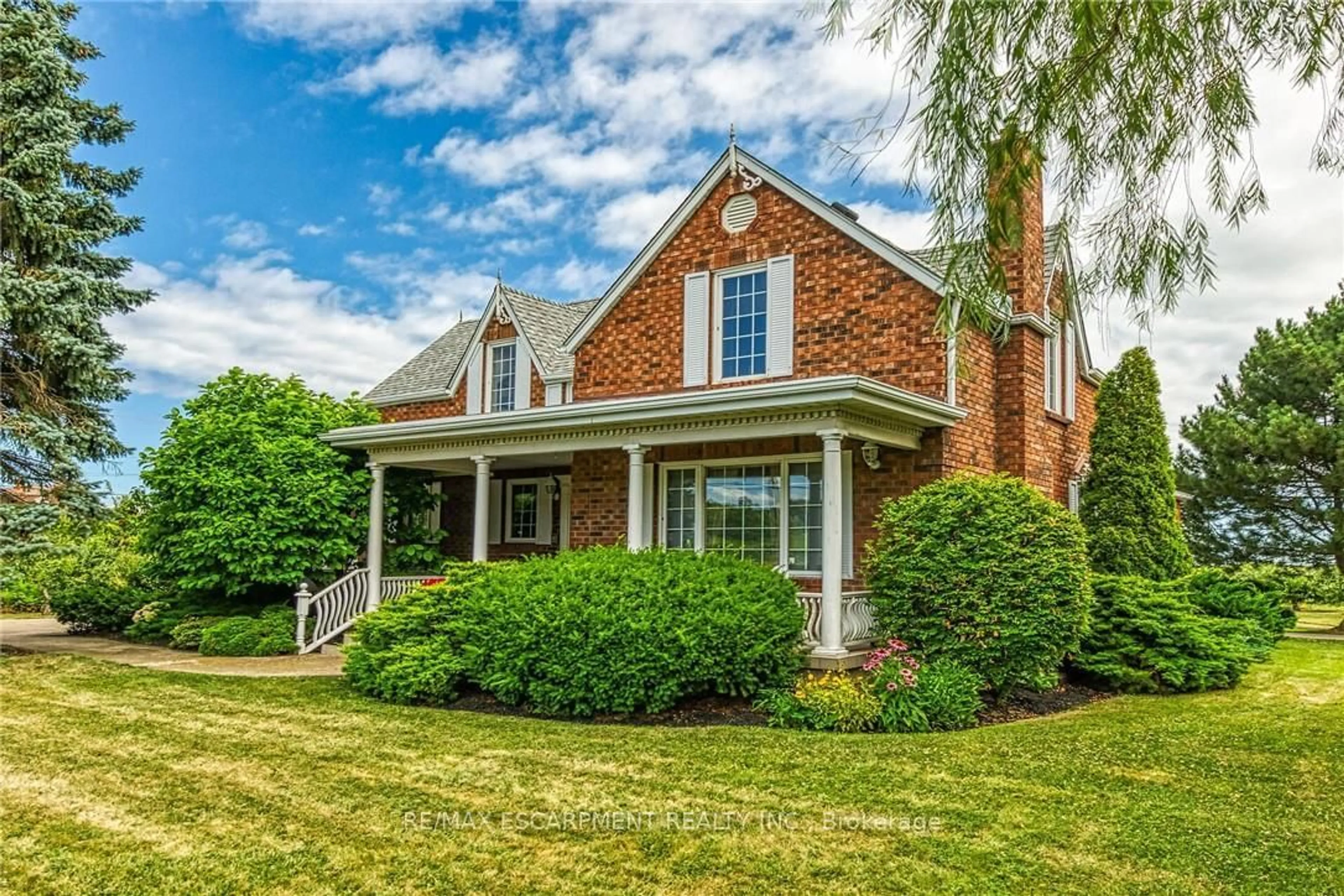 Home with brick exterior material, street for 5581 King St, Lincoln Ontario L0R 1B3