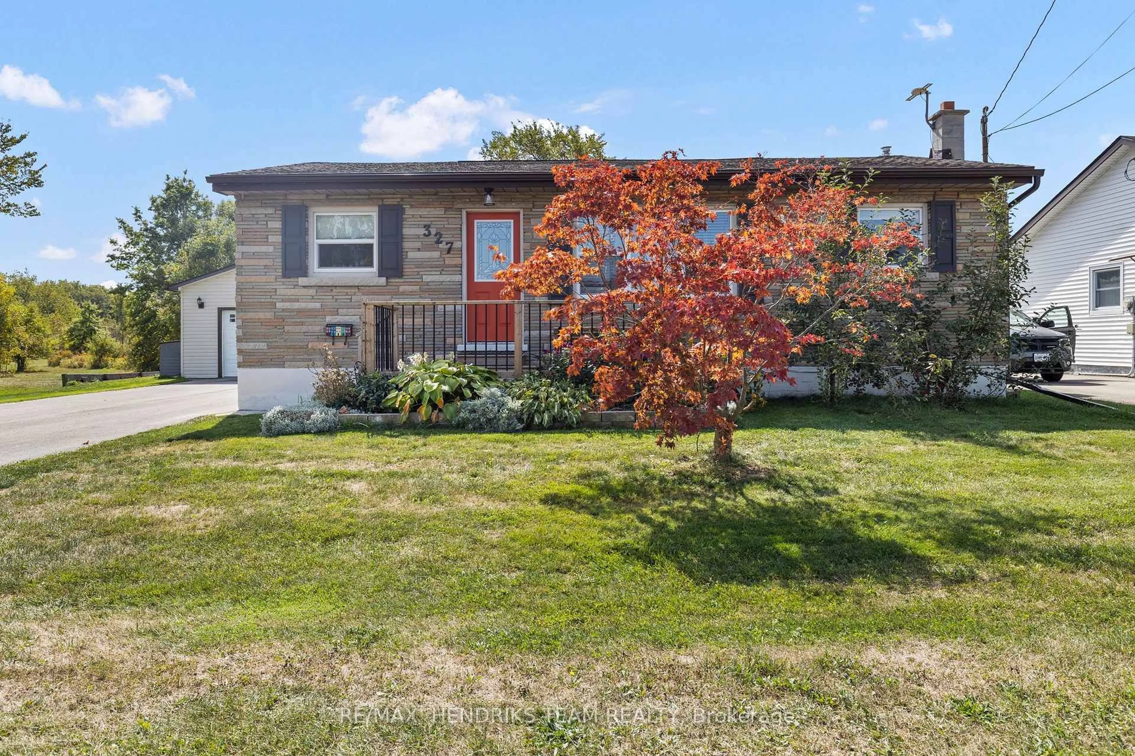 Unknown for 327 St George St, Welland Ontario L3C 5P6