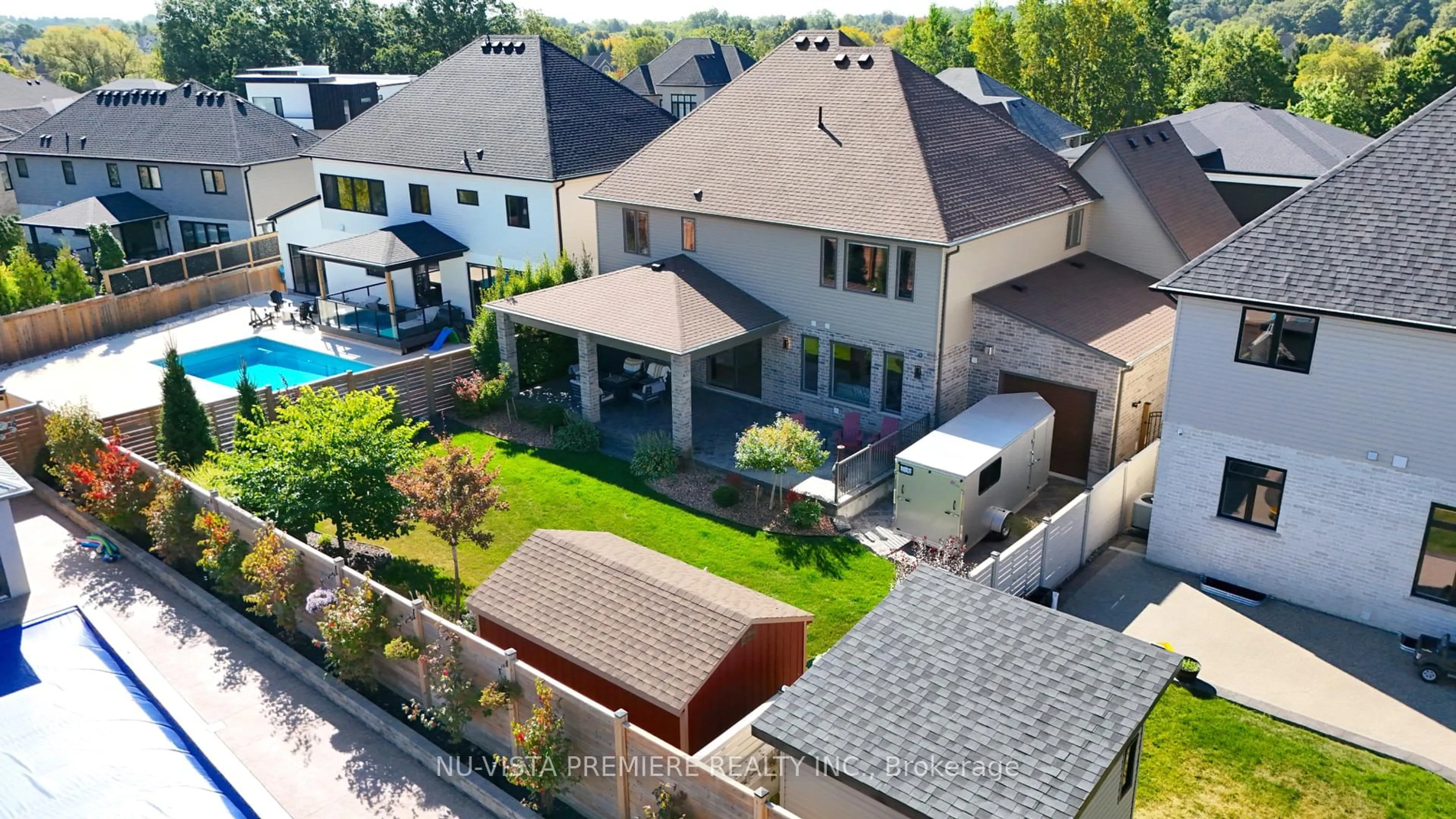 A pic from outside/outdoor area/front of a property/back of a property/a pic from drone, street for 7442 SILVER CREEK Cres, London South Ontario N6P 0G6