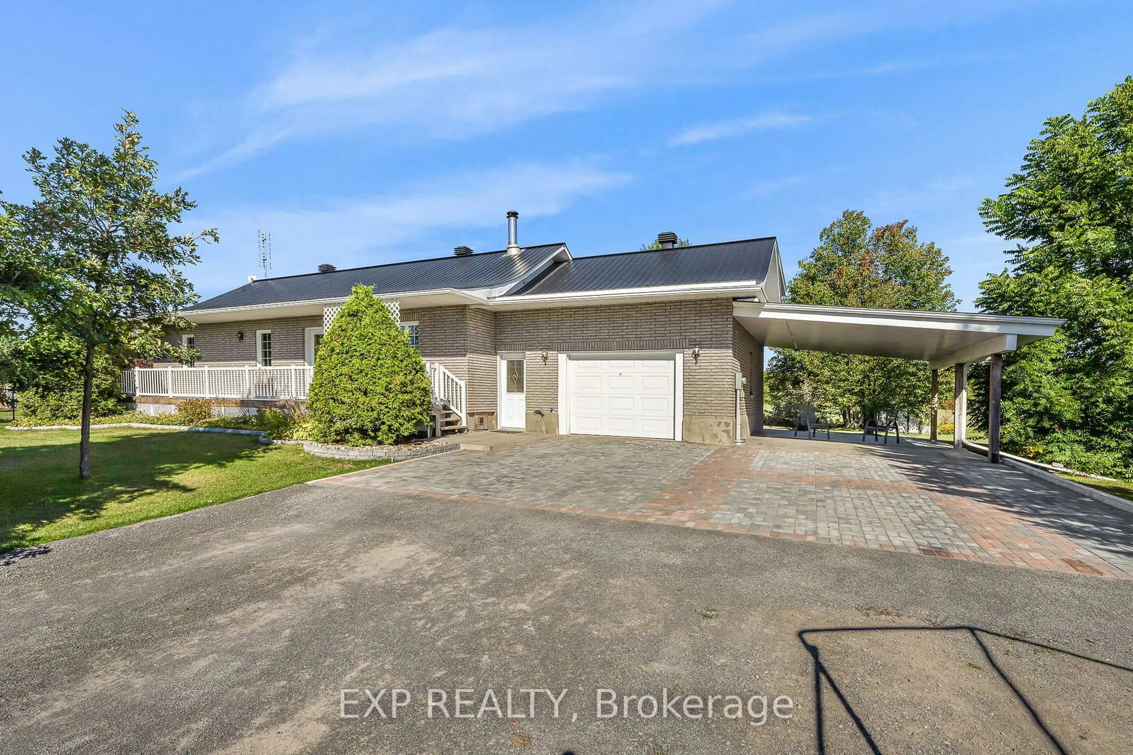 A pic from outside/outdoor area/front of a property/back of a property/a pic from drone, street for 455 Butler Rd, Clarence-Rockland Ontario K0A 2A0