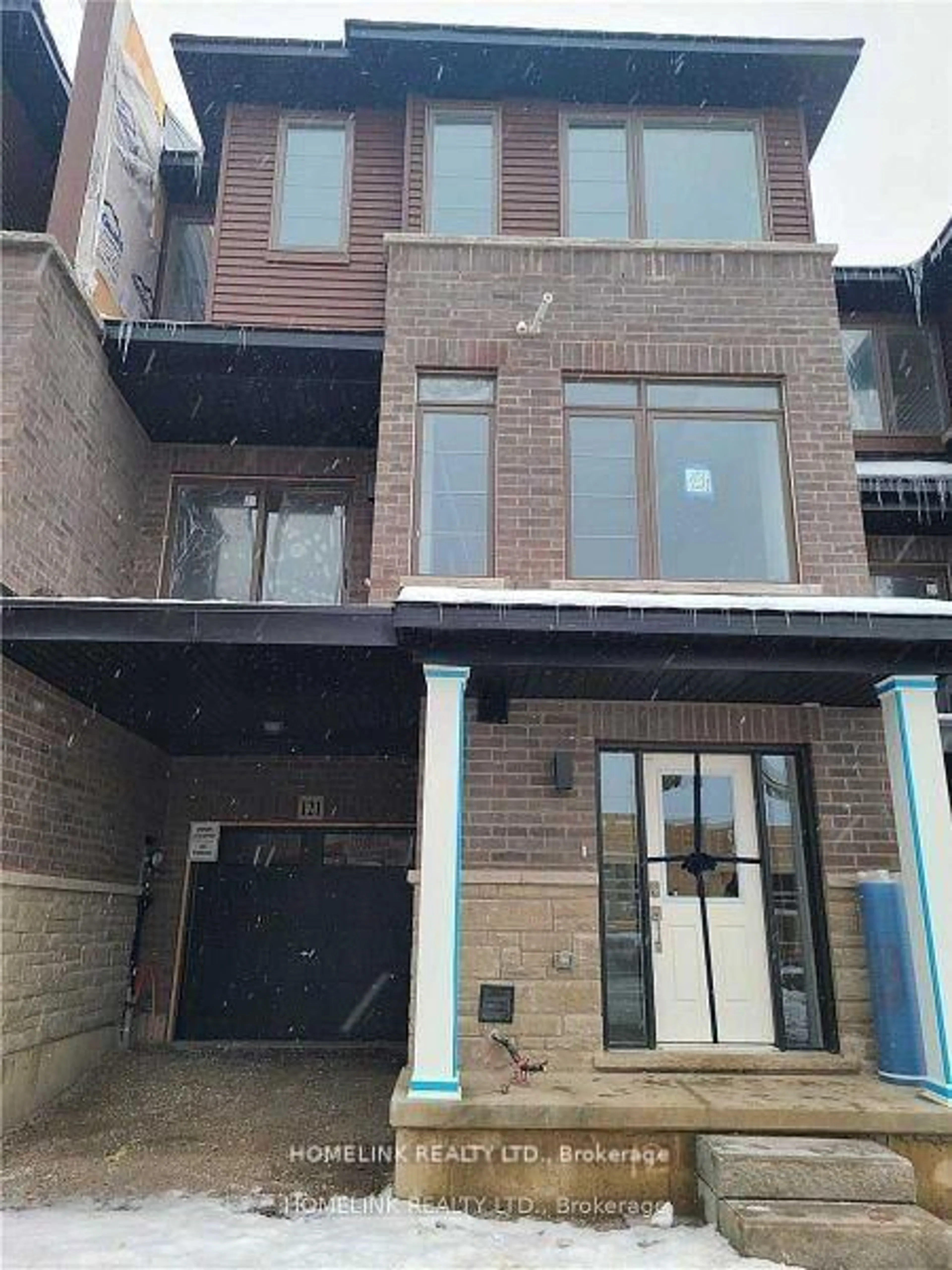Home with brick exterior material, building for 61 Soho St #121, Hamilton Ontario L8J 2R5