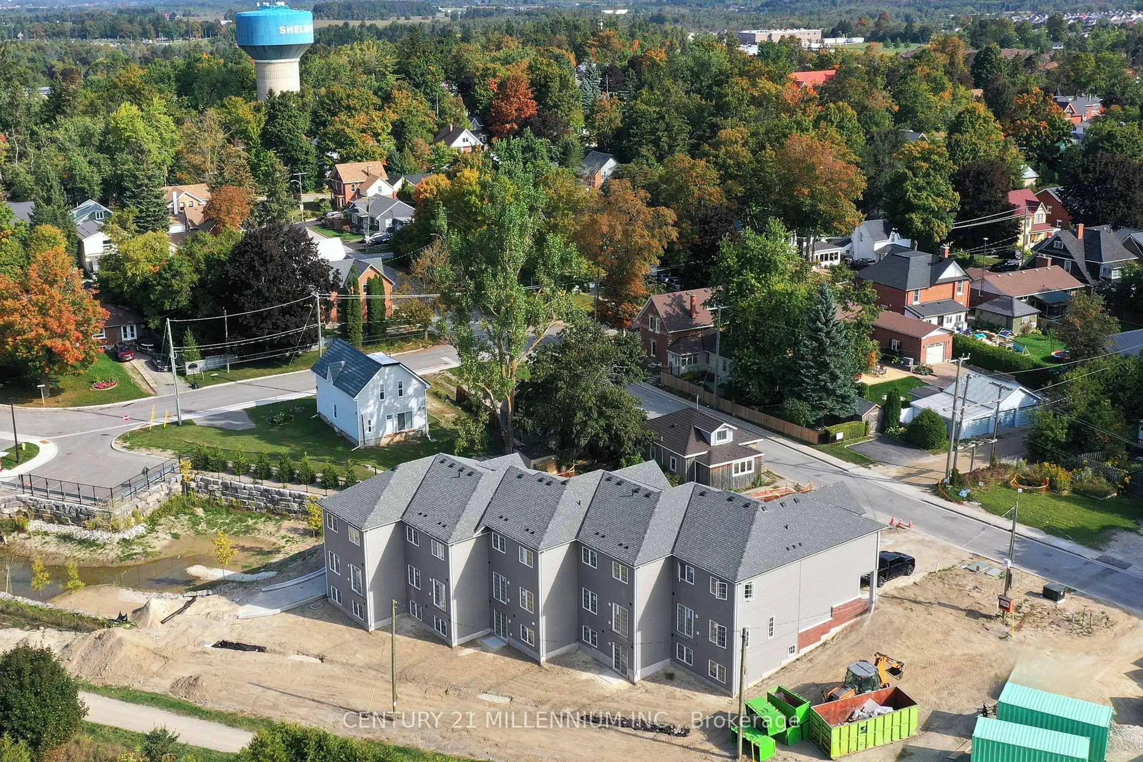 A pic from outside/outdoor area/front of a property/back of a property/a pic from drone, unknown for 118 Gordon St, Shelburne Ontario L9V 3Y1